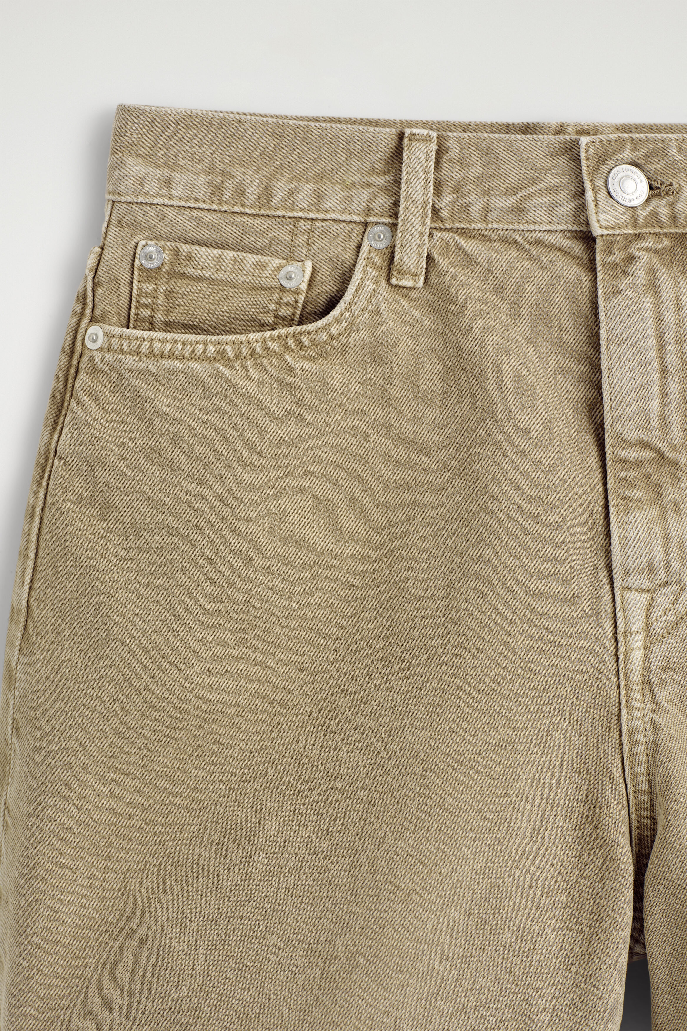 HIGH-RISE DENIM SHORTS - BEIGE