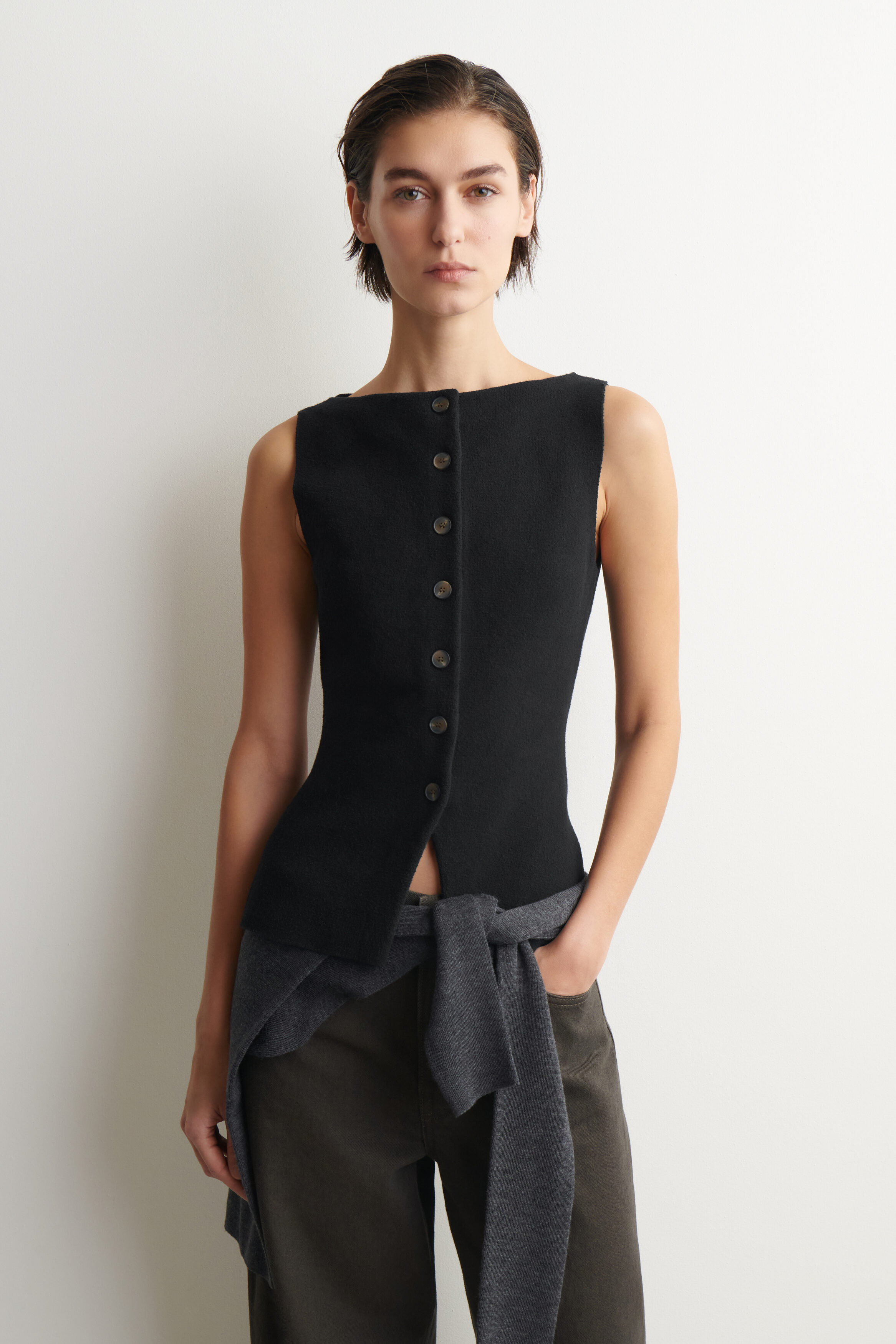 COTTON-BLEND CREPE VEST - BLACK