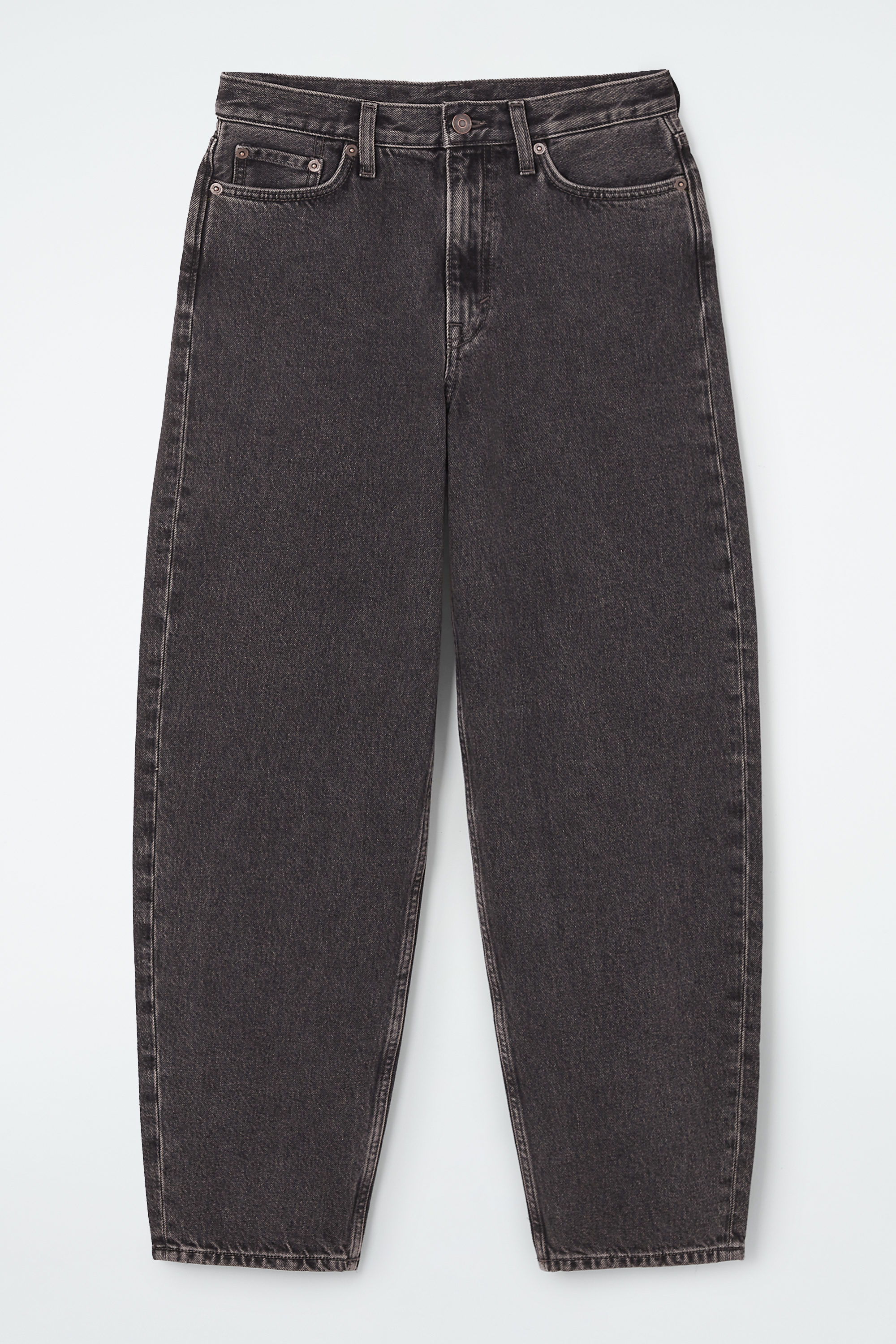 ARCH TAPERED JEANS - BLACK
