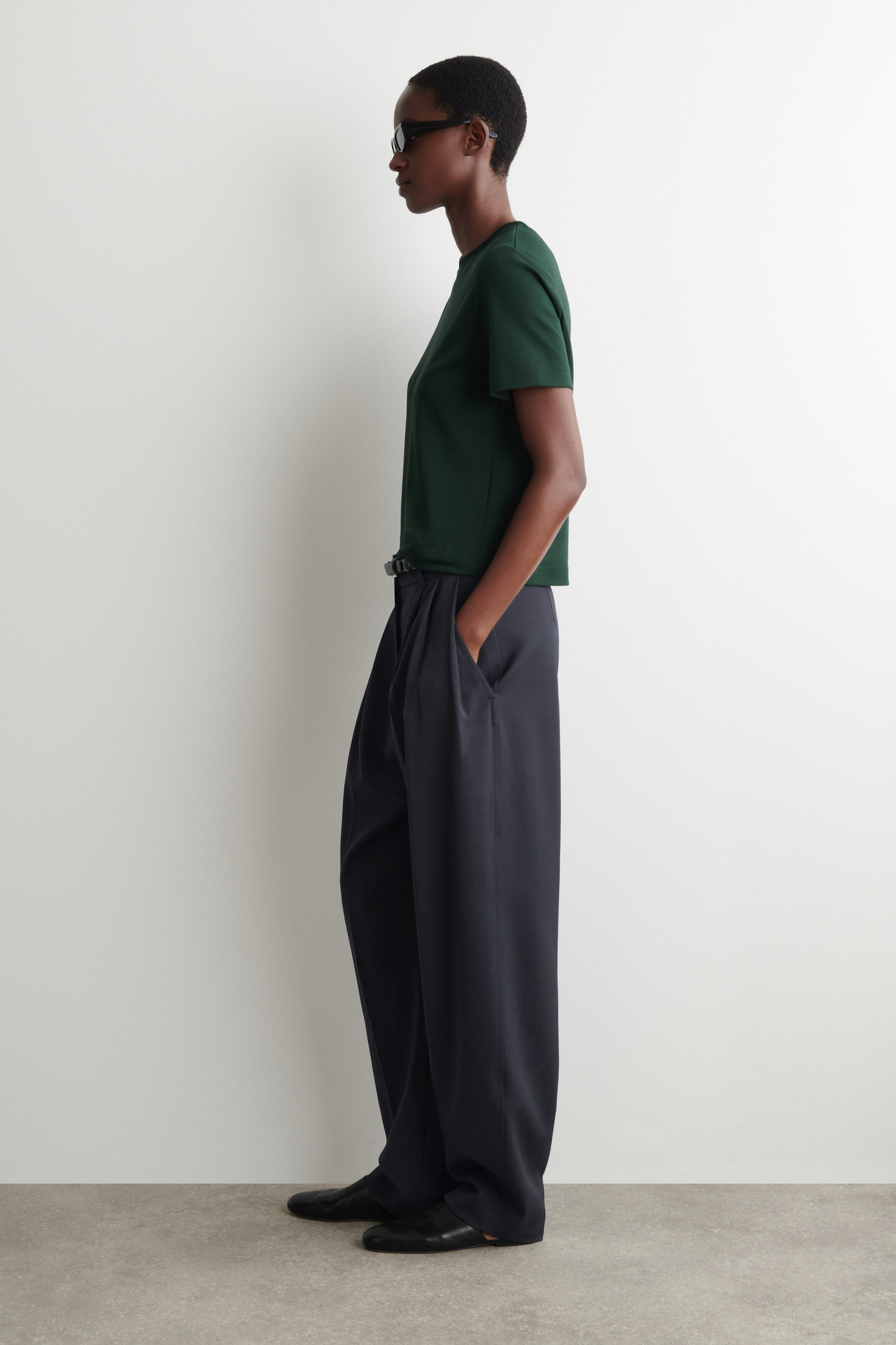 CLEAN CUT T-SHIRT - DARK GREEN
