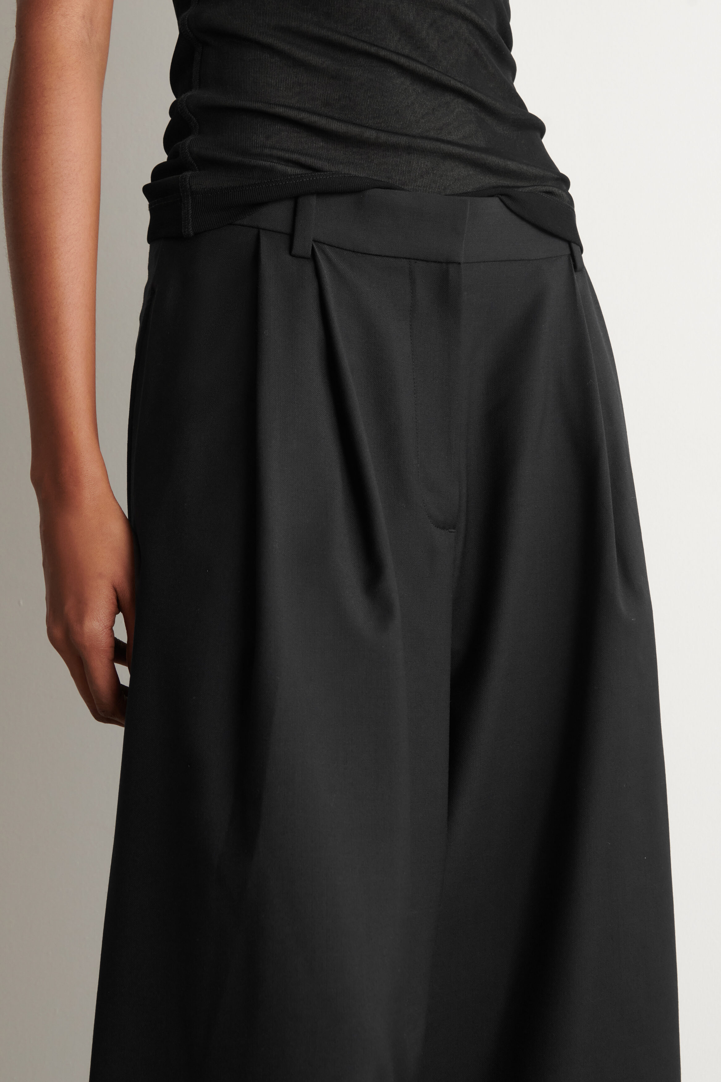 PLEATED WOOL-BLEND CULOTTES - BLACK