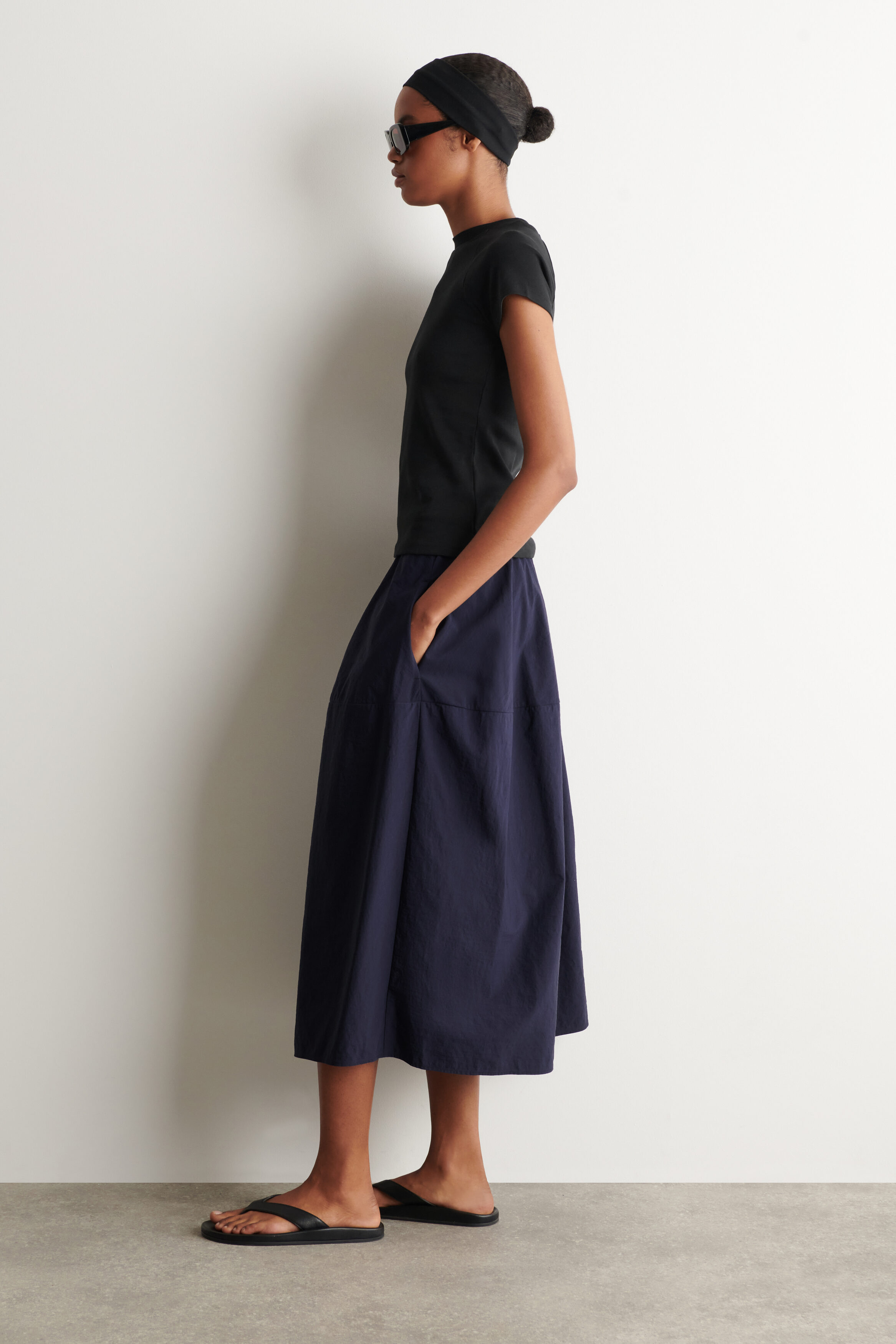 SCULPTED NYLON MIDI SKIRT - NAVY
