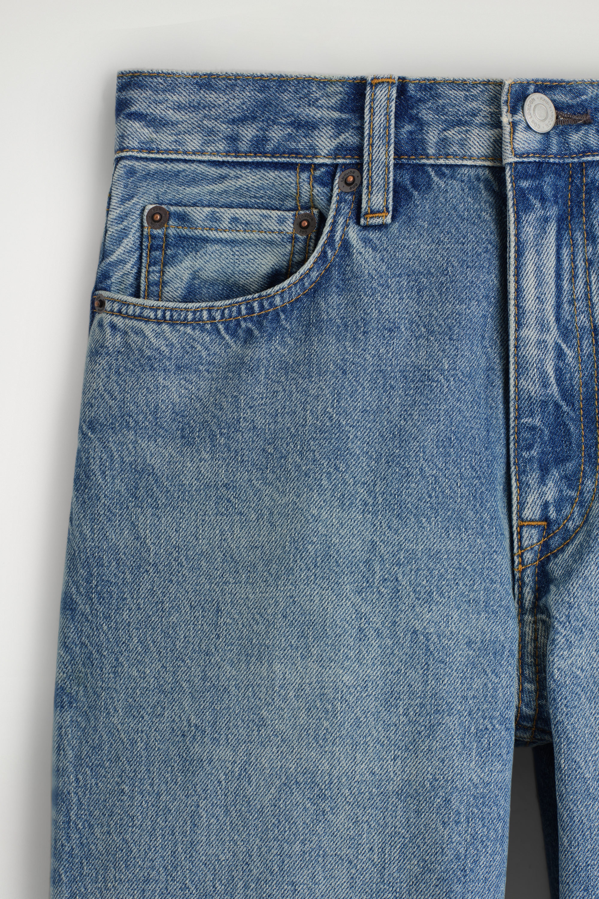 CHORD STRAIGHT-LEG JEANS - FADED BLUE