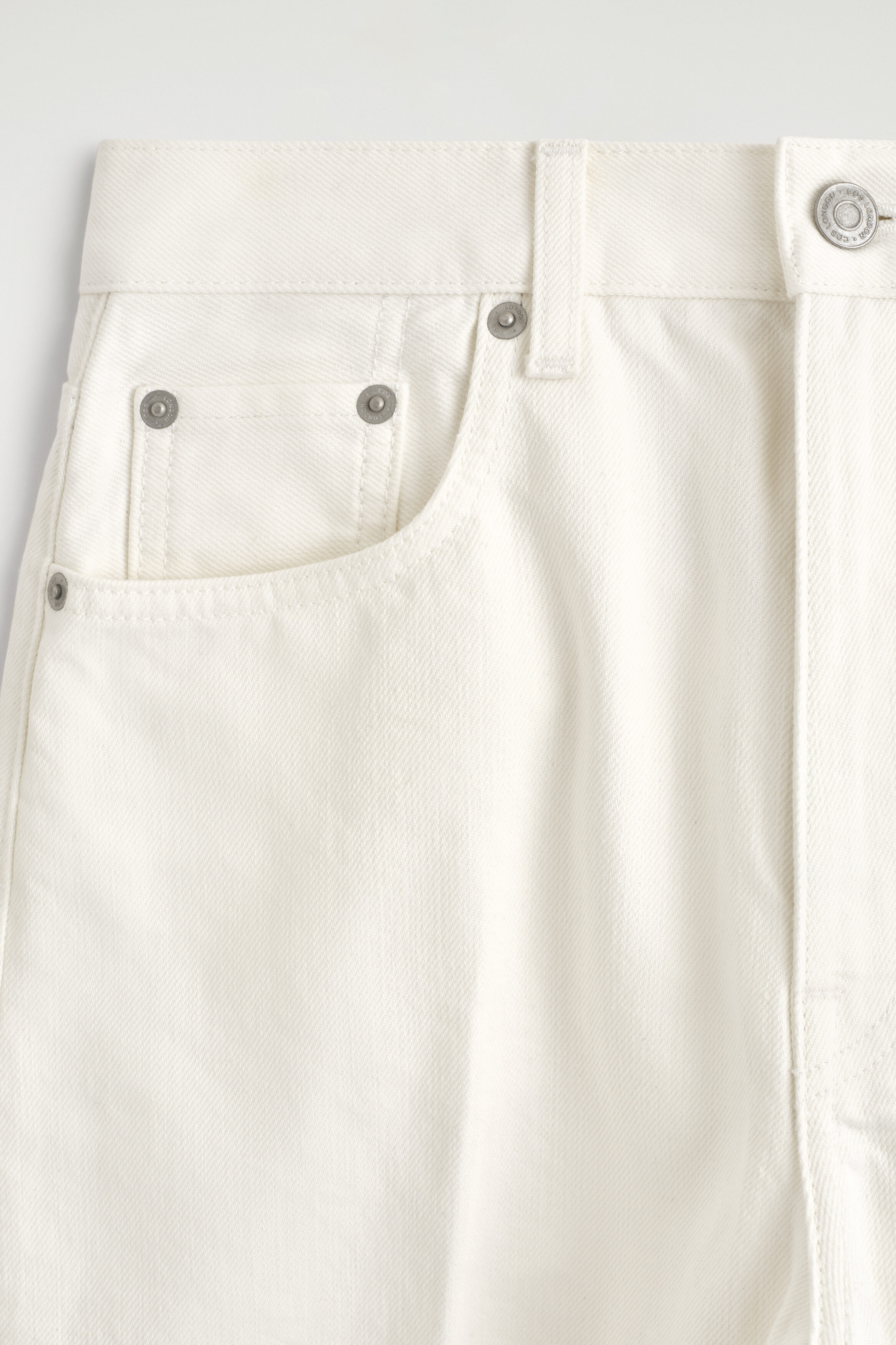 UMBRA TAPERED JEANS - WHITE
