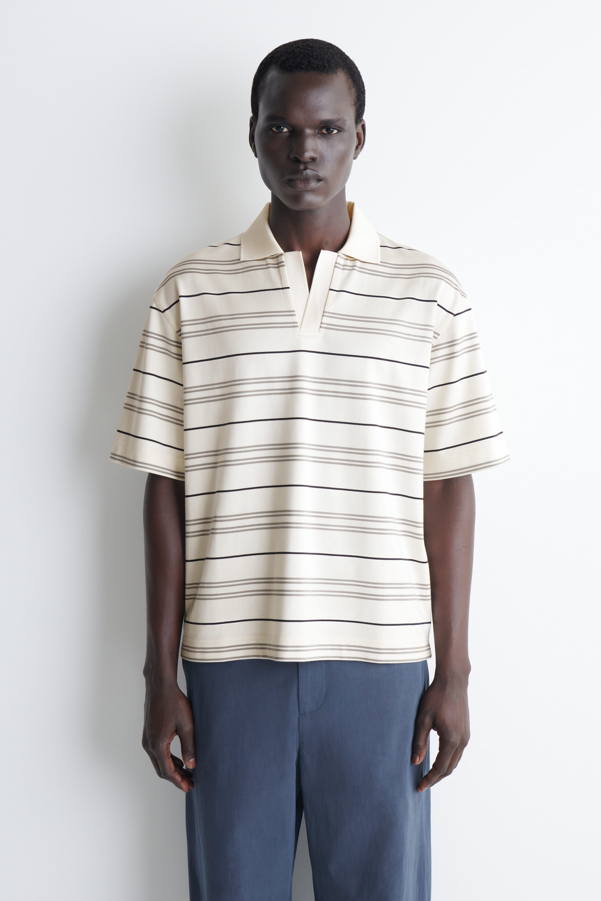 STRIPED OPEN-COLLAR POLO SHIRT - IVORY / STRIPED