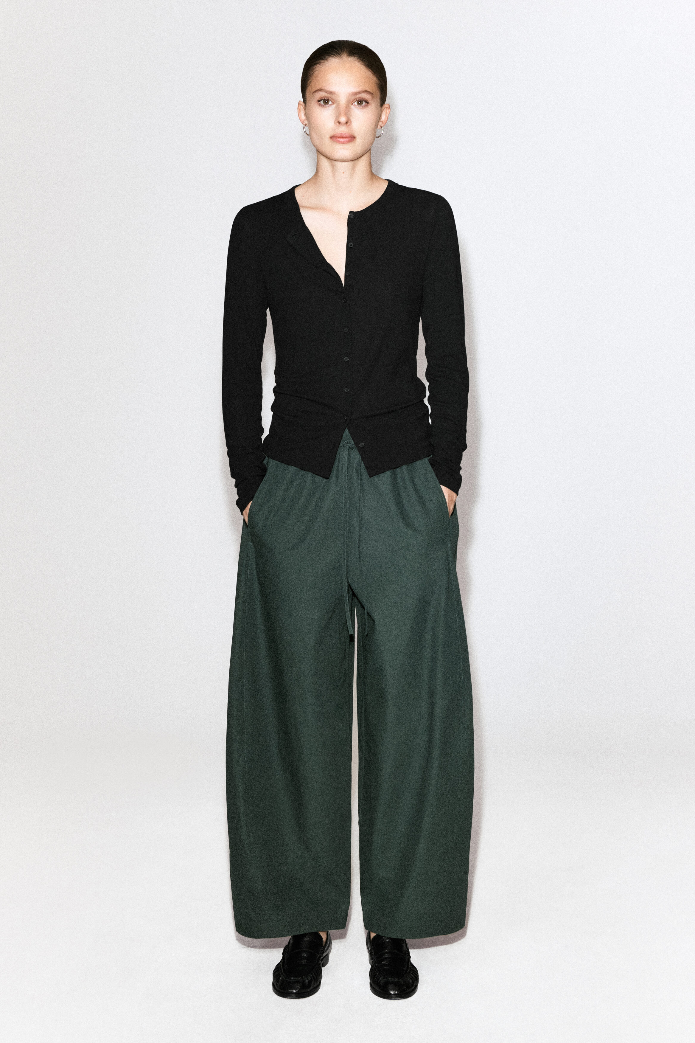 ELASTICATED BARREL-LEG PANTS - DARK GREEN