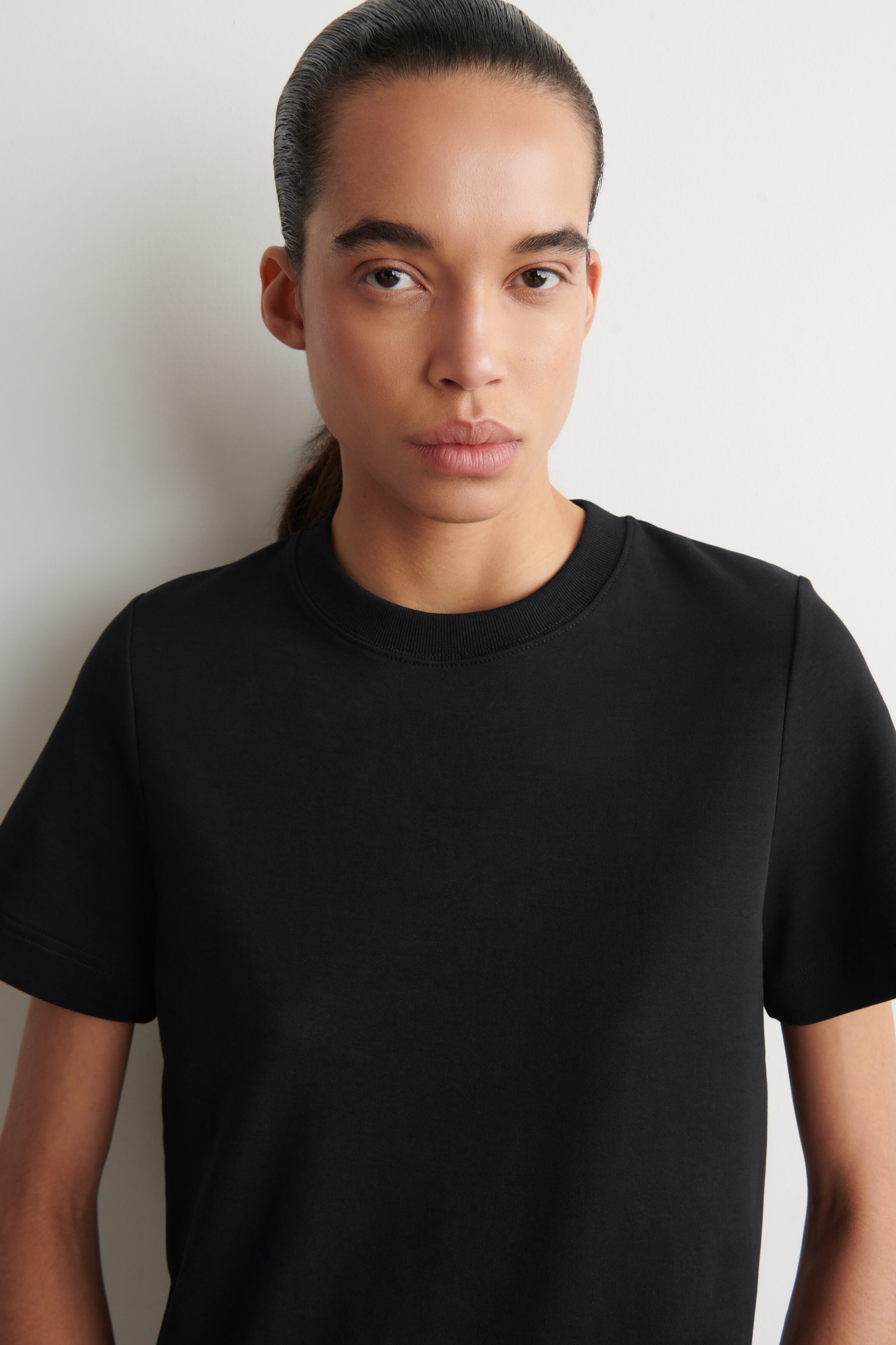 CLEAN CUT T-SHIRT - BLACK