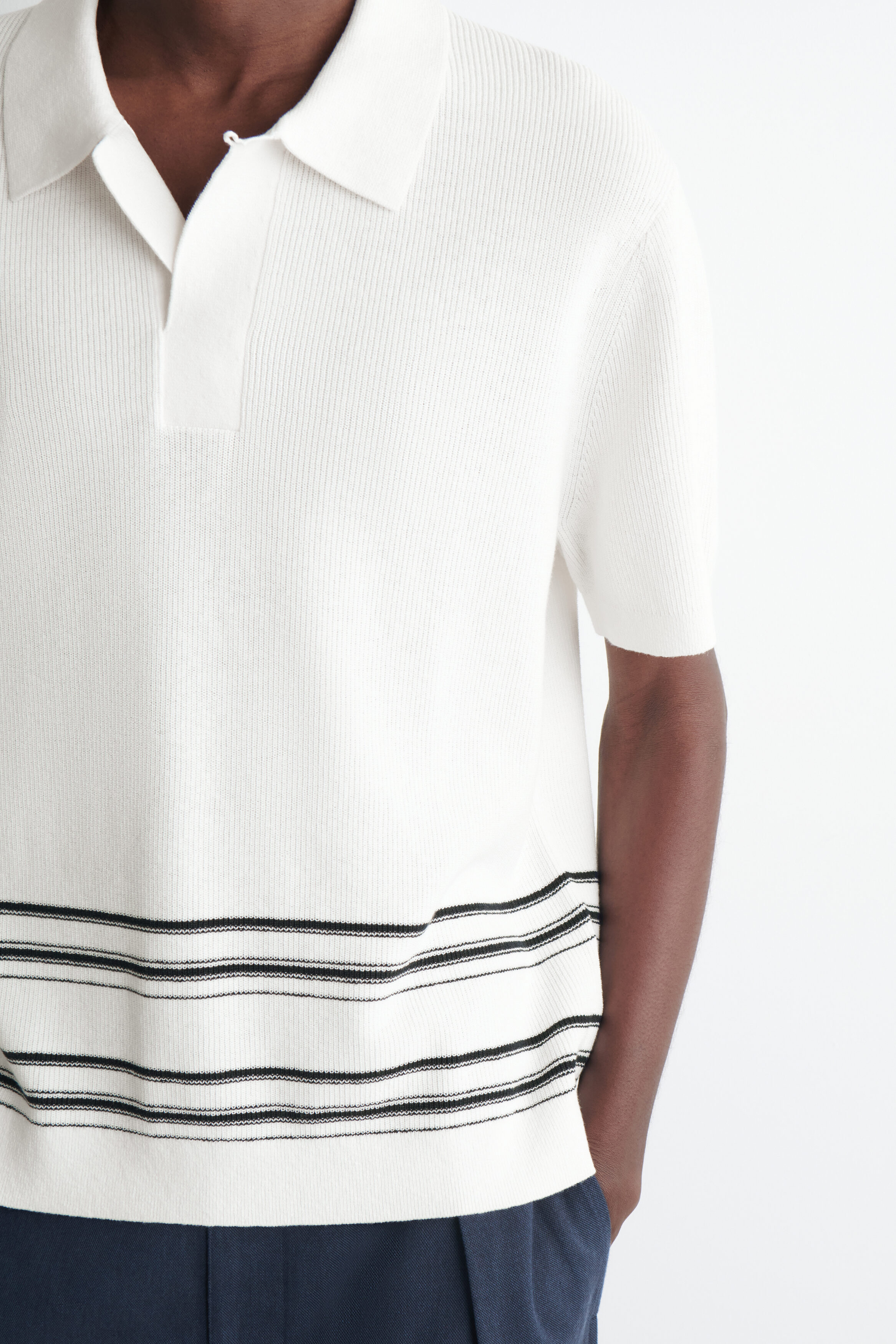 STRIPED KNITTED COTTON-LINEN POLO SHIRT - CREAM / STRIPED