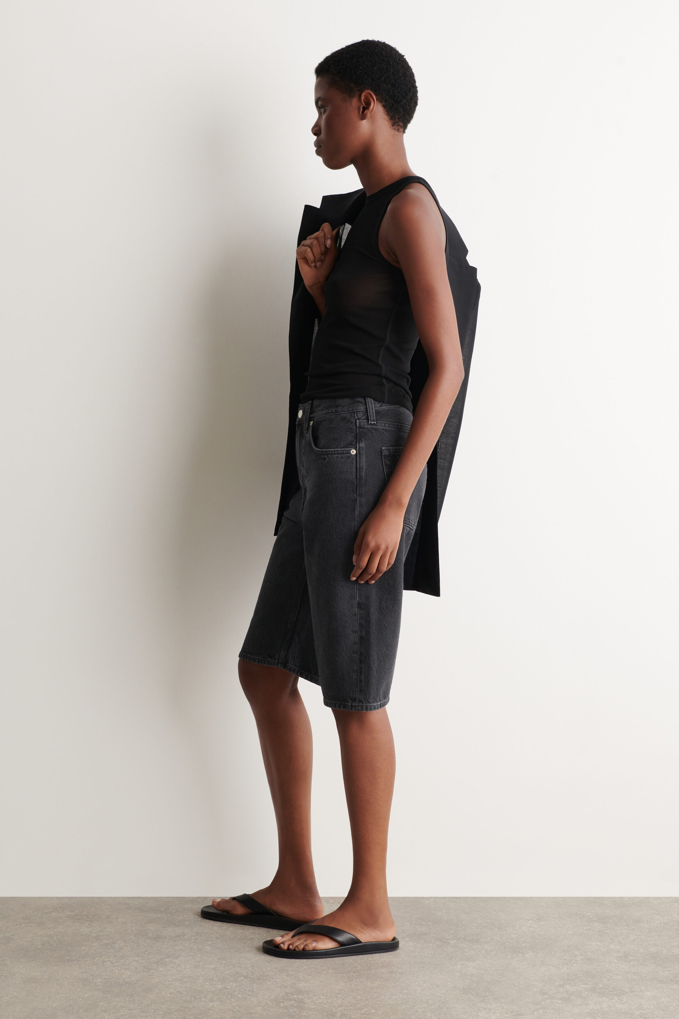 CHORD STRAIGHT-LEG DENIM SHORTS - BLACK