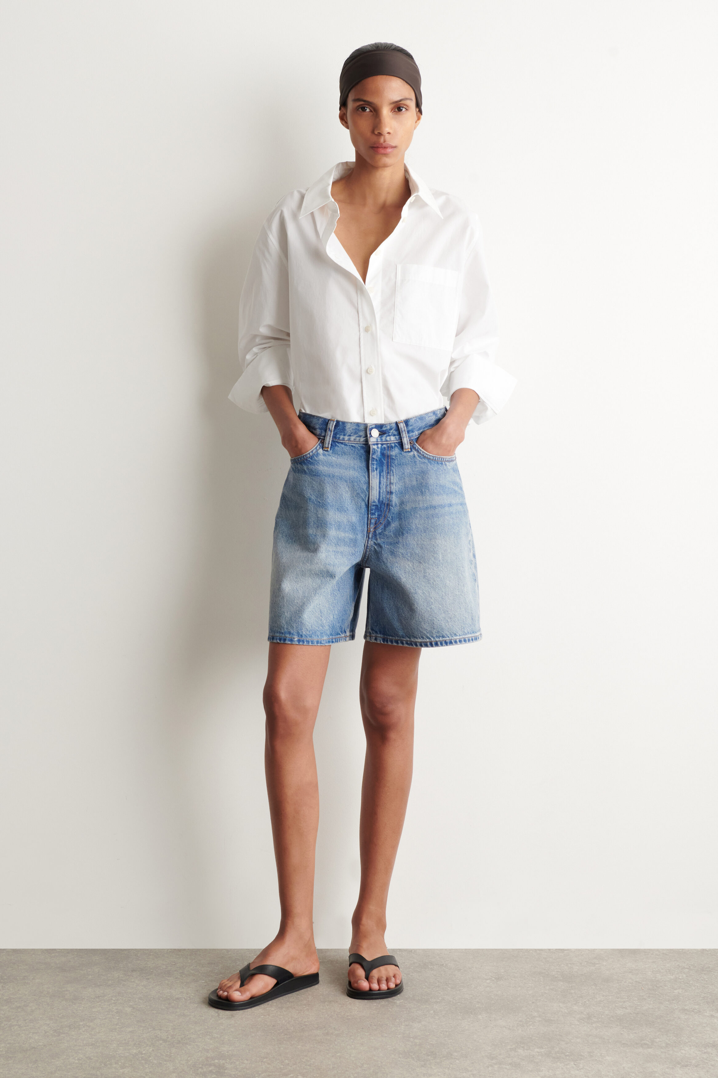HIGH-RISE DENIM SHORTS - BLUE