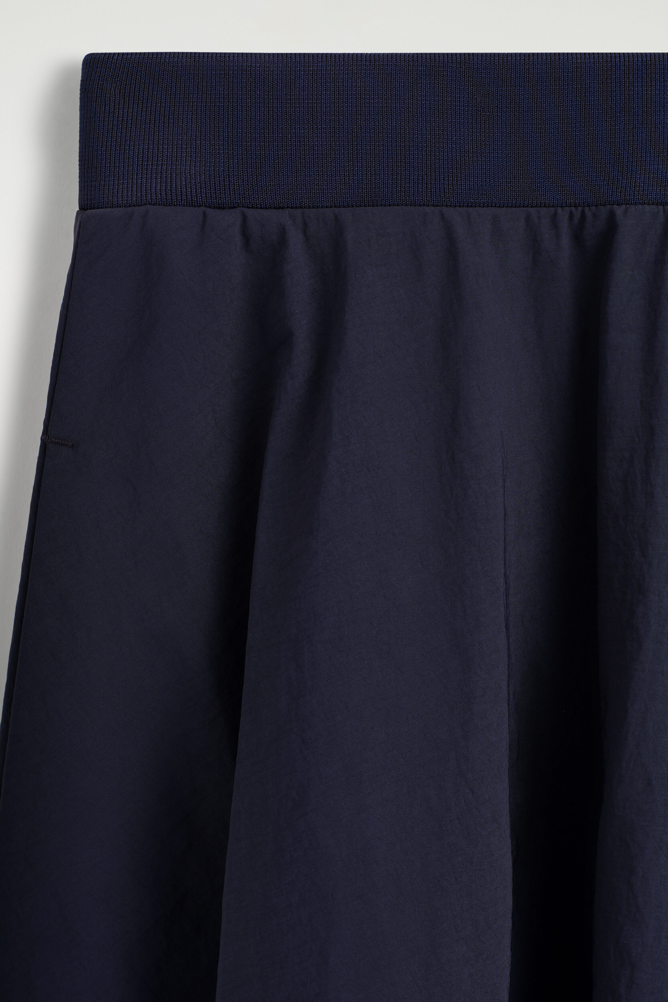 SCULPTED NYLON MIDI SKIRT - NAVY