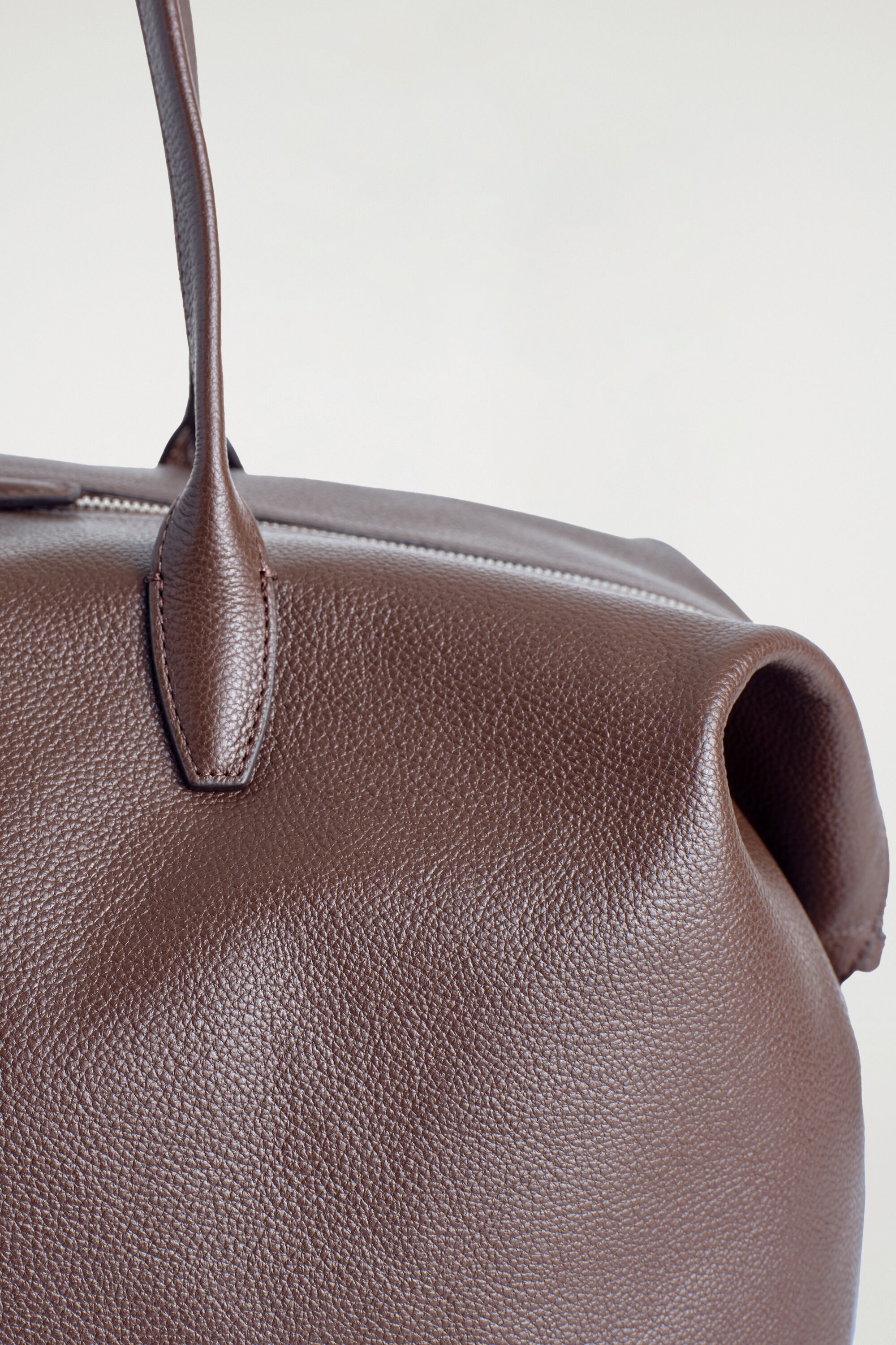 FRIEZE BOWLING BAG - LEATHER - BROWN
