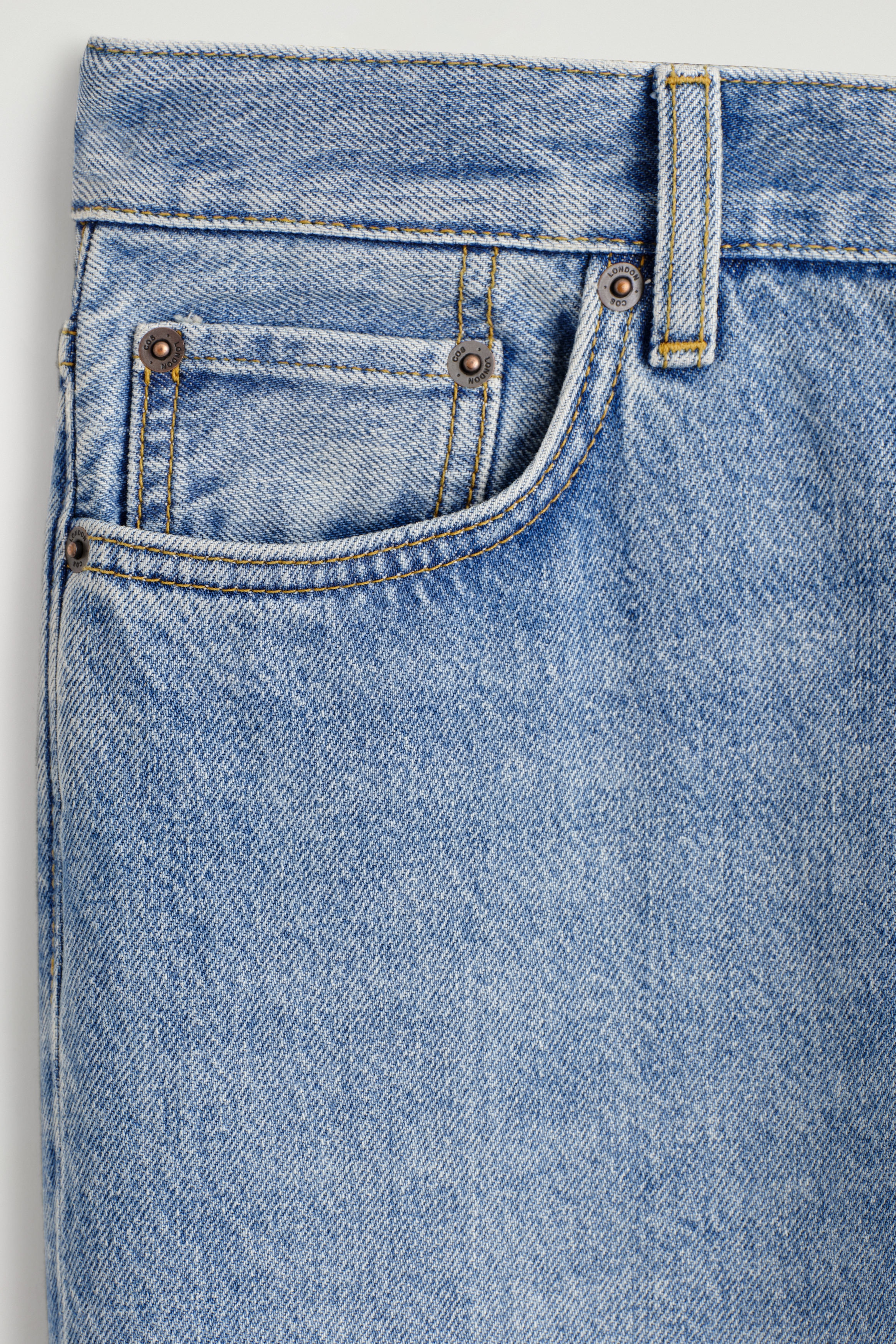 ARCH TAPERED JEANS - LIGHT BLUE