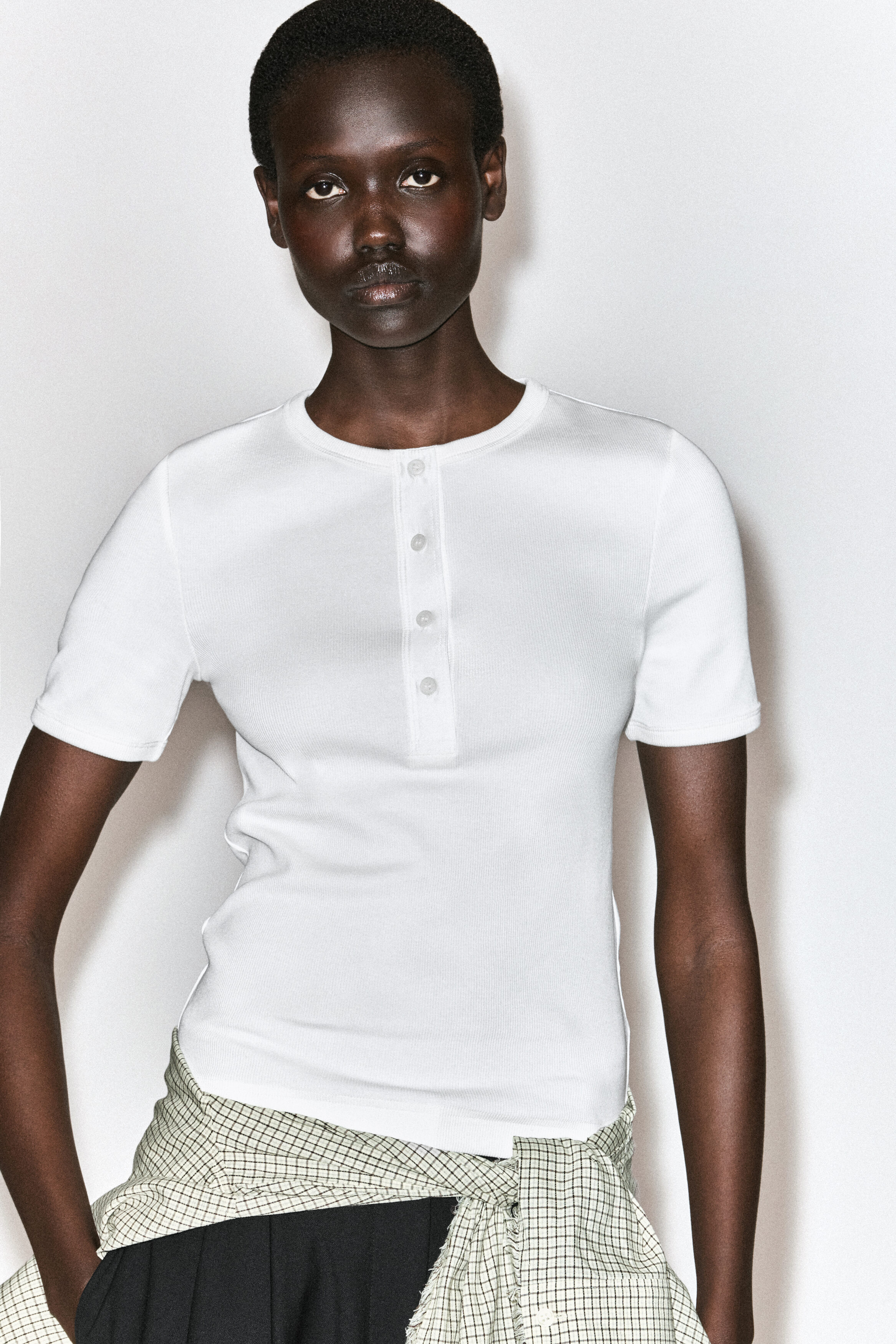 RIBBED HENLEY T-SHIRT - WHITE