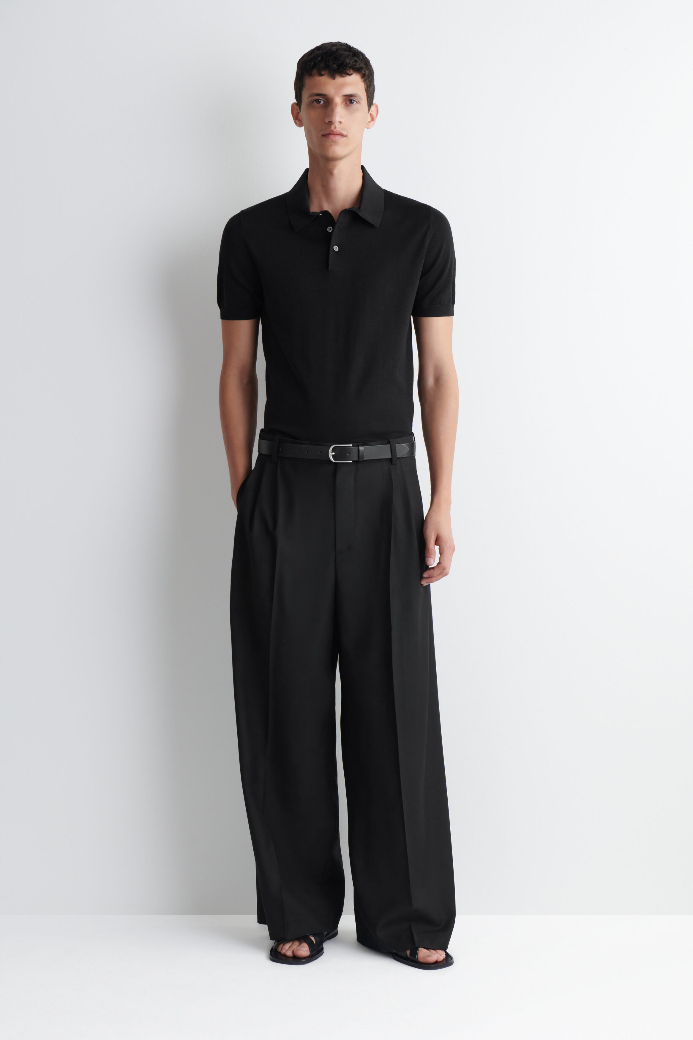 SLIM KNITTED SILK POLO SHIRT - BLACK