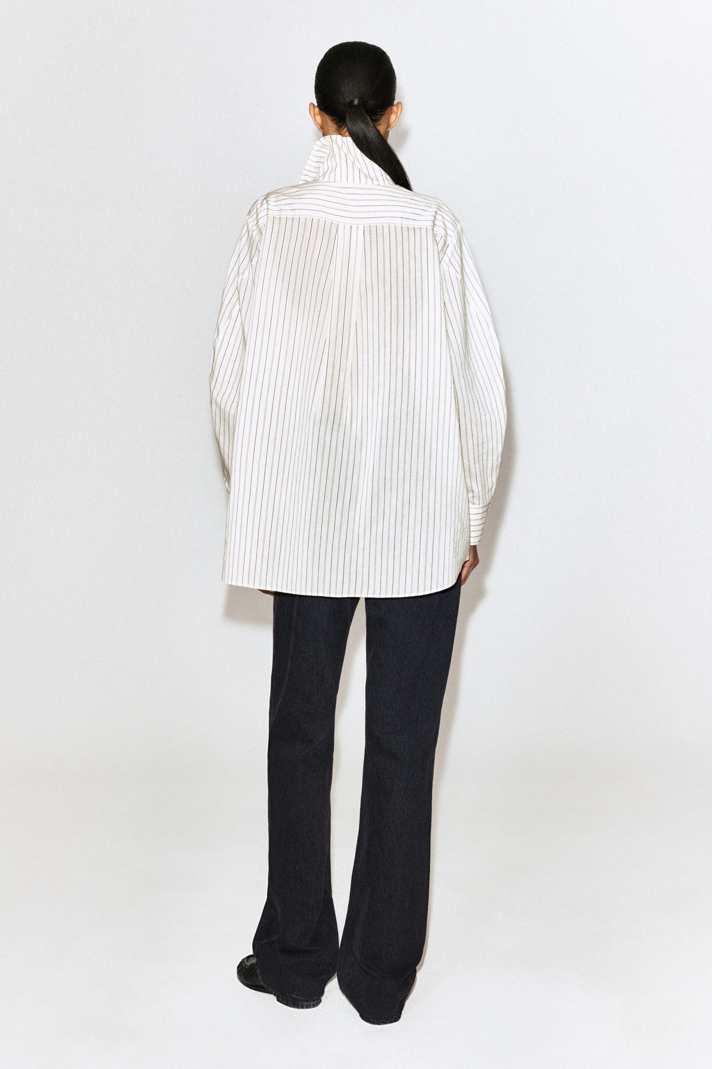 STRIPED COTTON-SILK HIGH-COLLAR SHIRT - IVORY / BROWN / STRIPED
