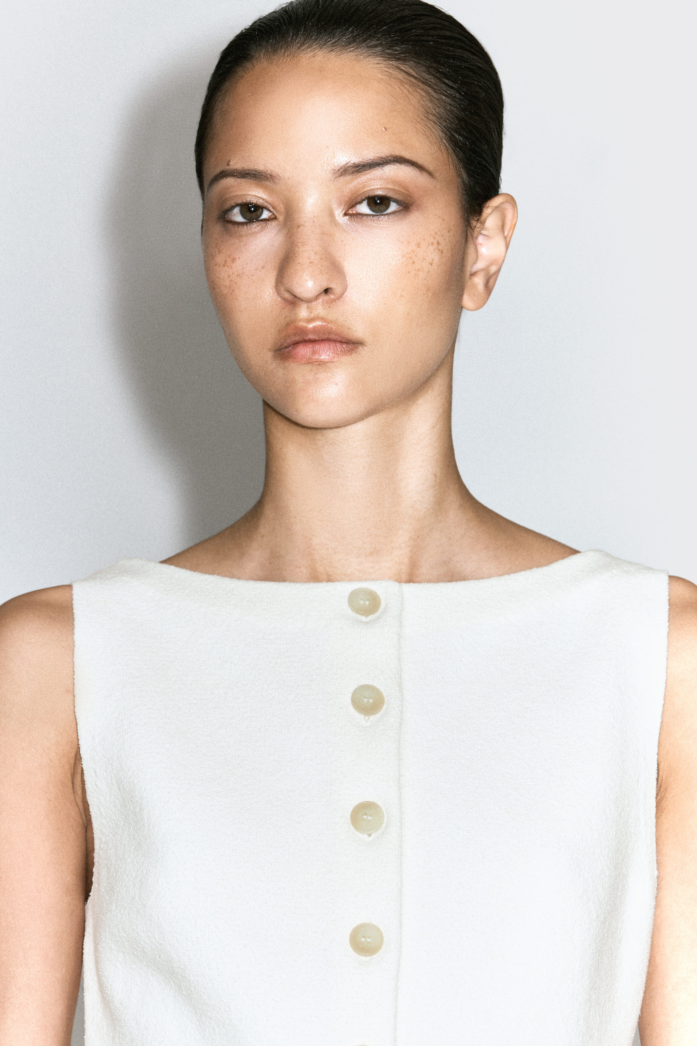 COTTON-BLEND CREPE VEST - WHITE
