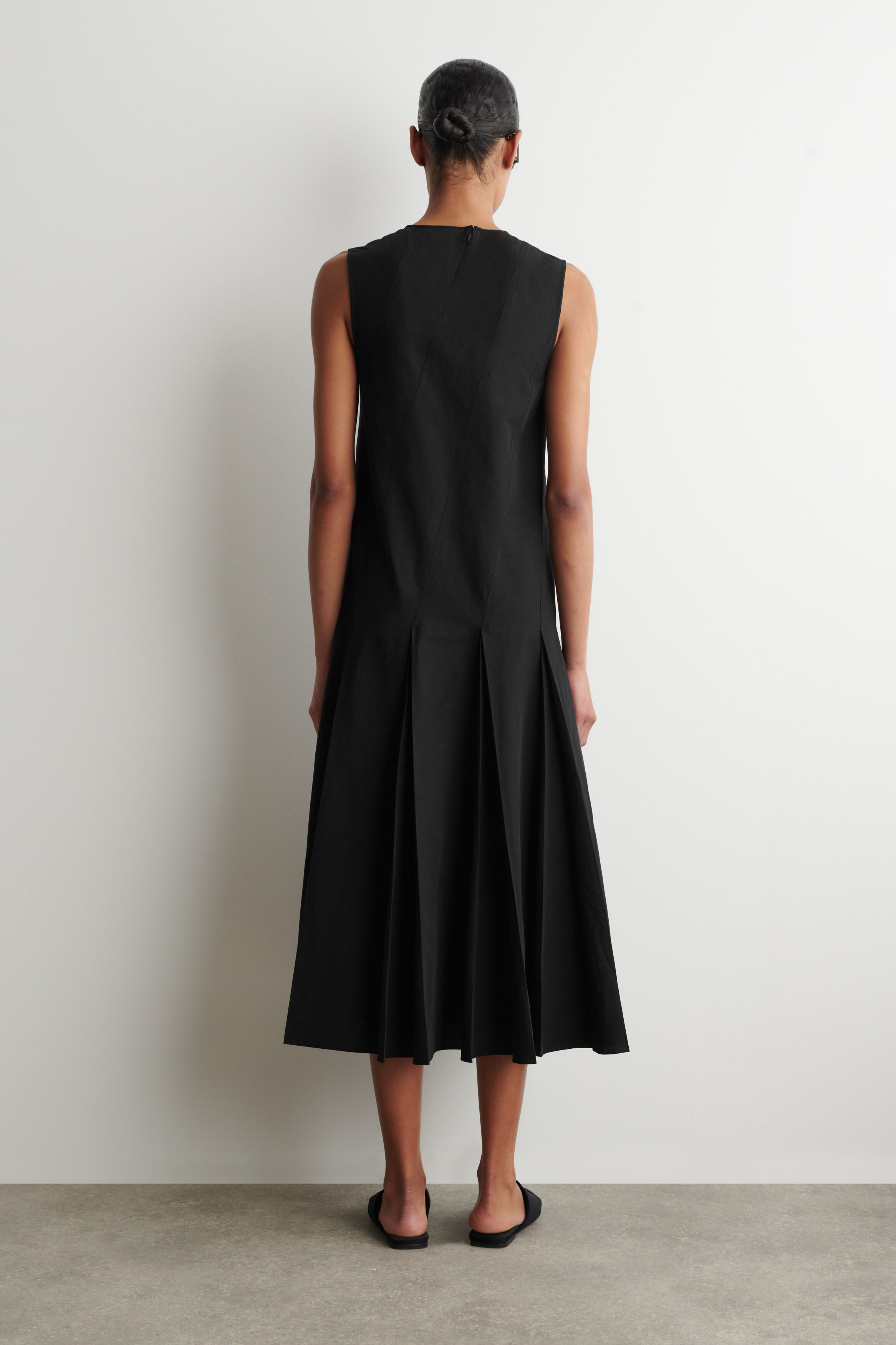 PLEATED COTTON-LINEN MAXI DRESS - BLACK