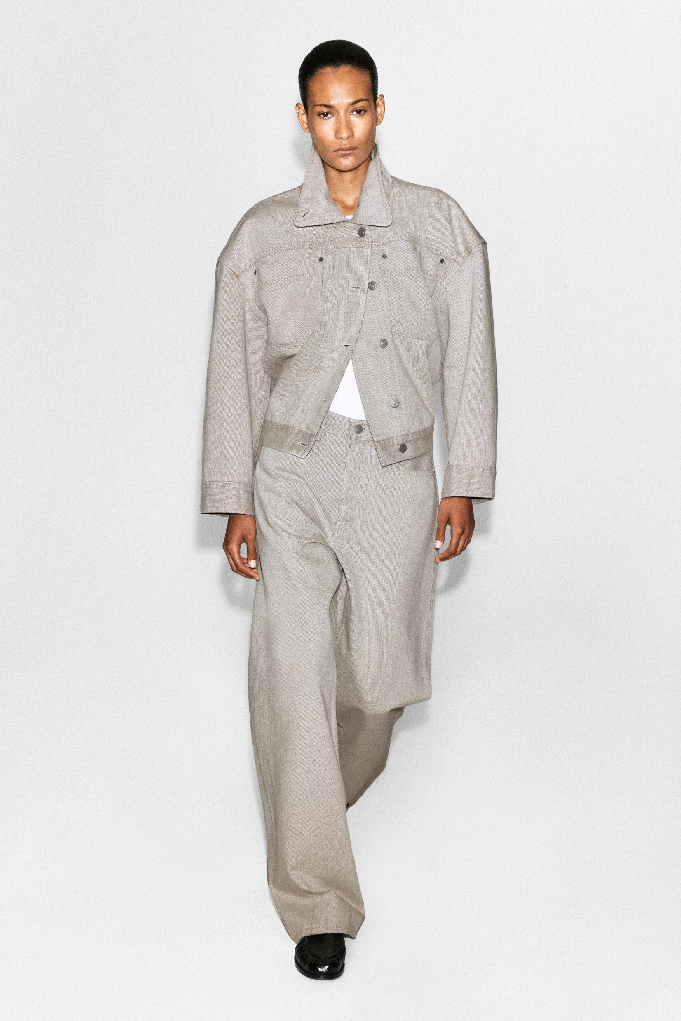 FACADE STRAIGHT-LEG JEANS - TAUPE