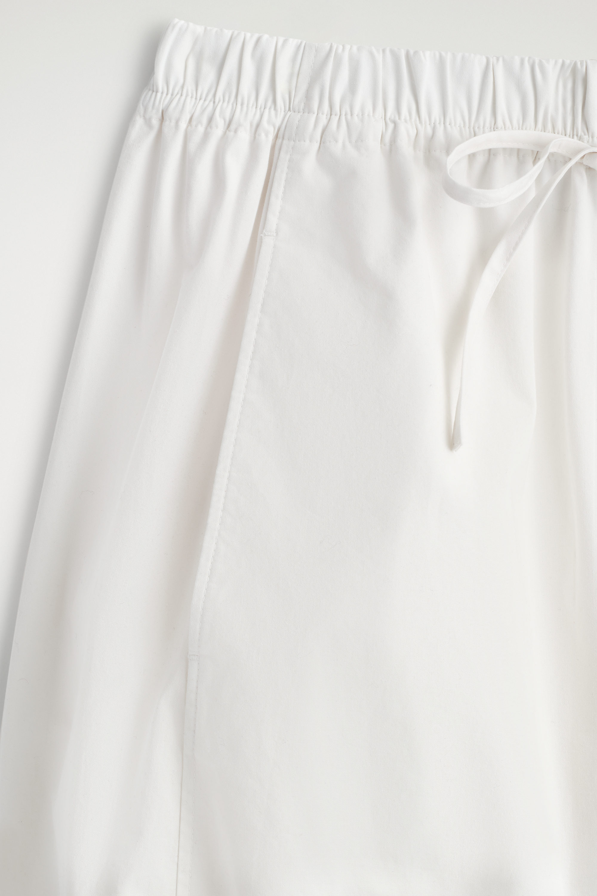 ELASTICATED BARREL-LEG PANTS - WHITE