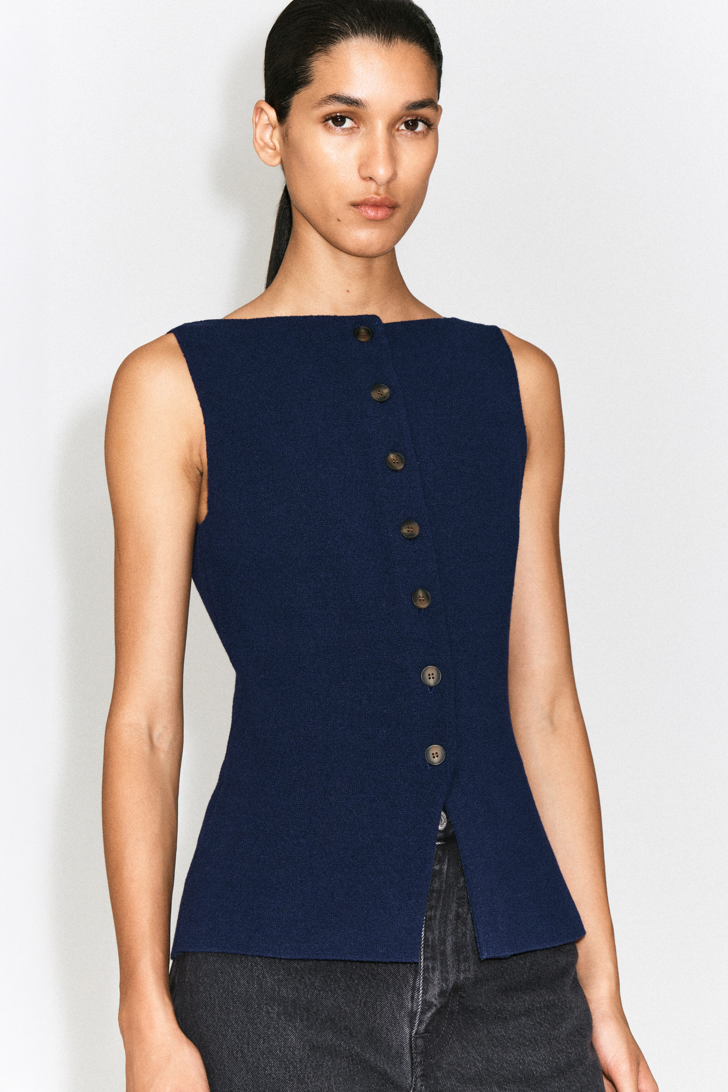 COTTON-BLEND CREPE VEST - NAVY