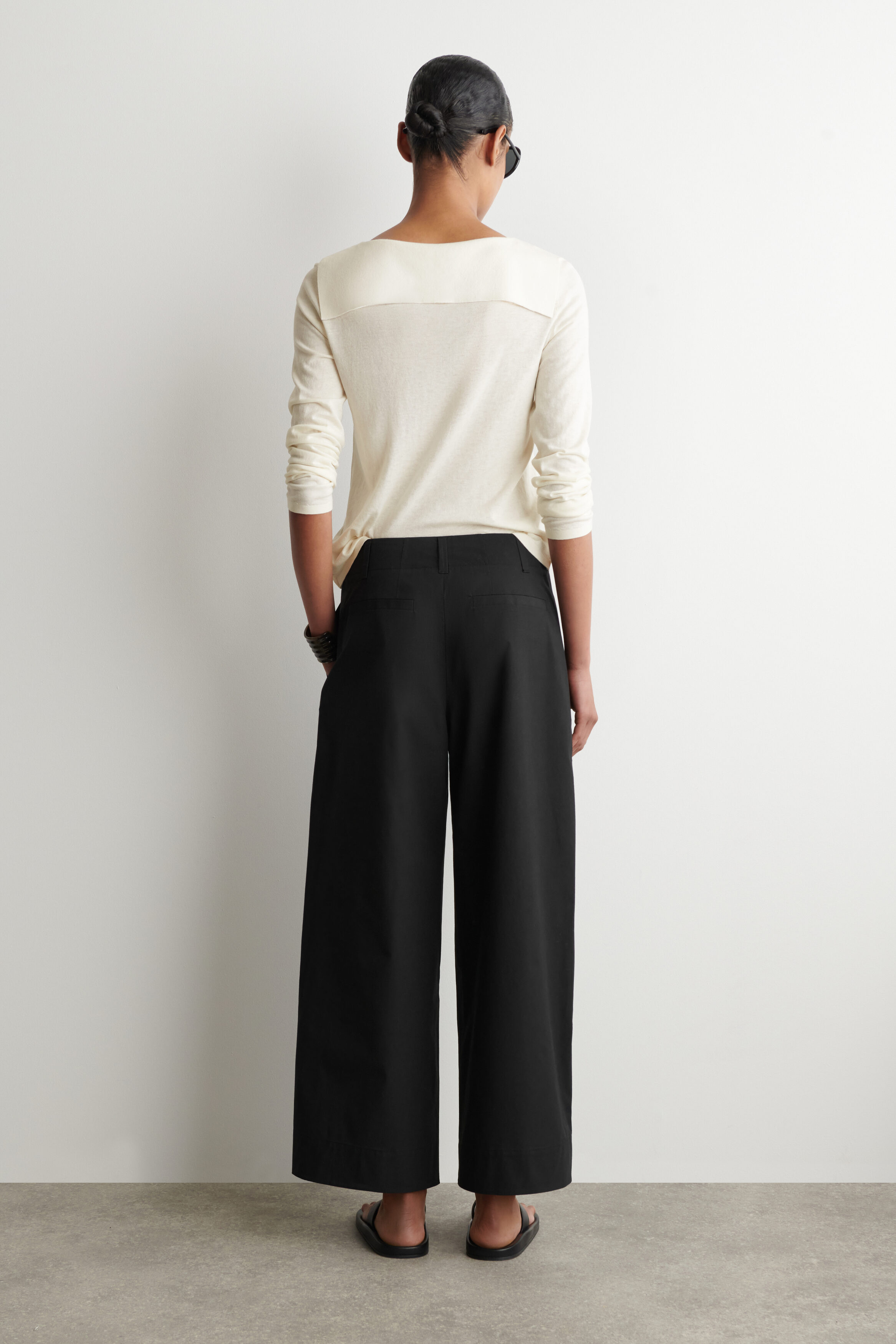 PLEATED TAPERED UTILITY PANTS - BLACK