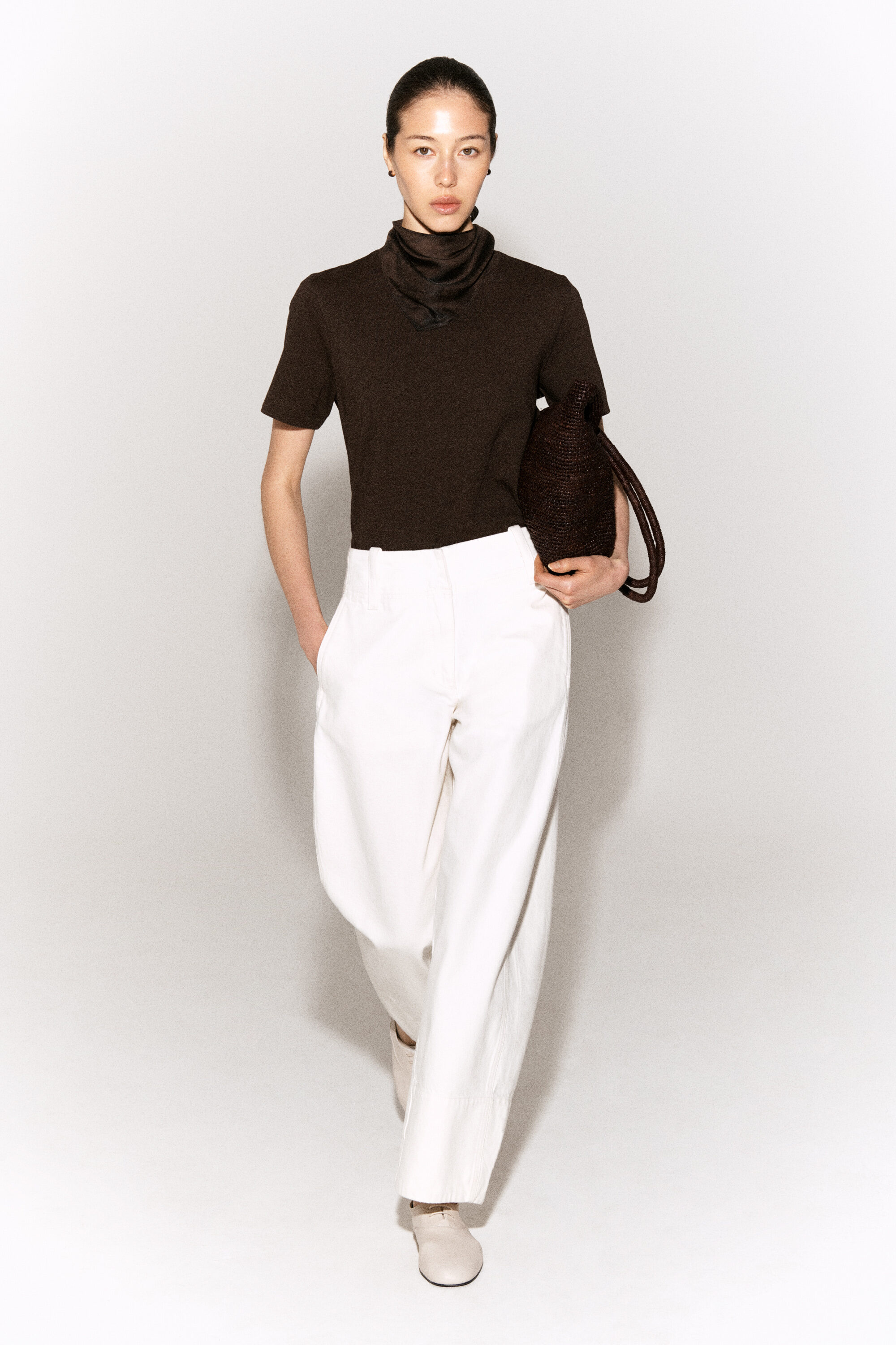 CLEAN CUT T-SHIRT - DARK BROWN