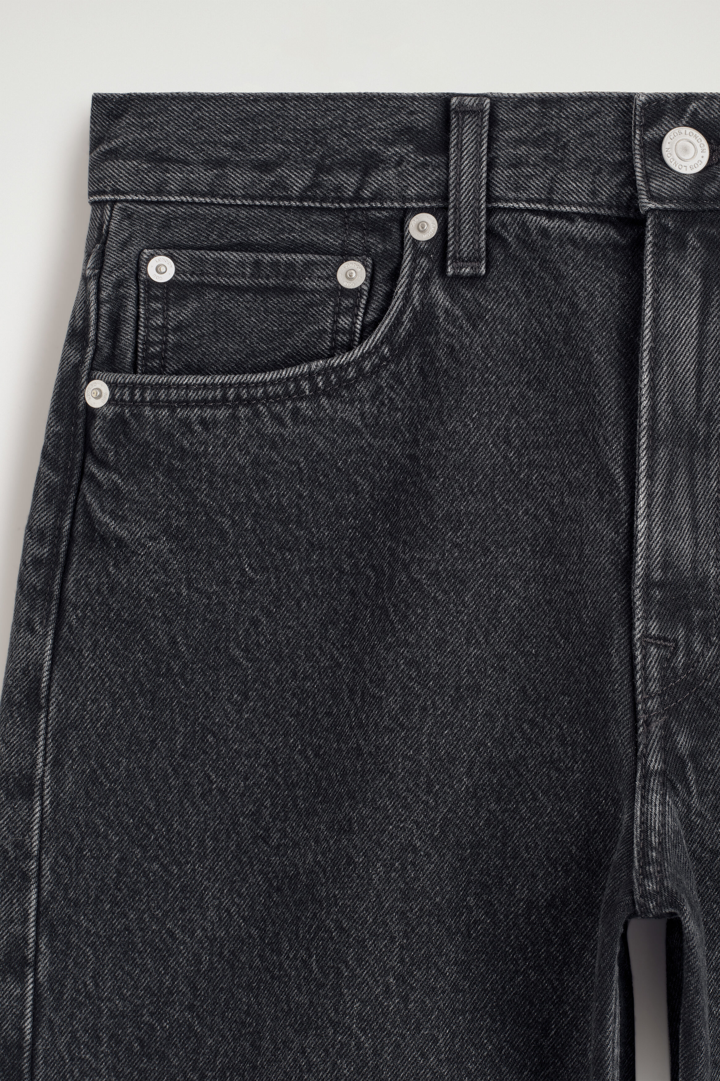 CHORD STRAIGHT-LEG DENIM SHORTS - BLACK