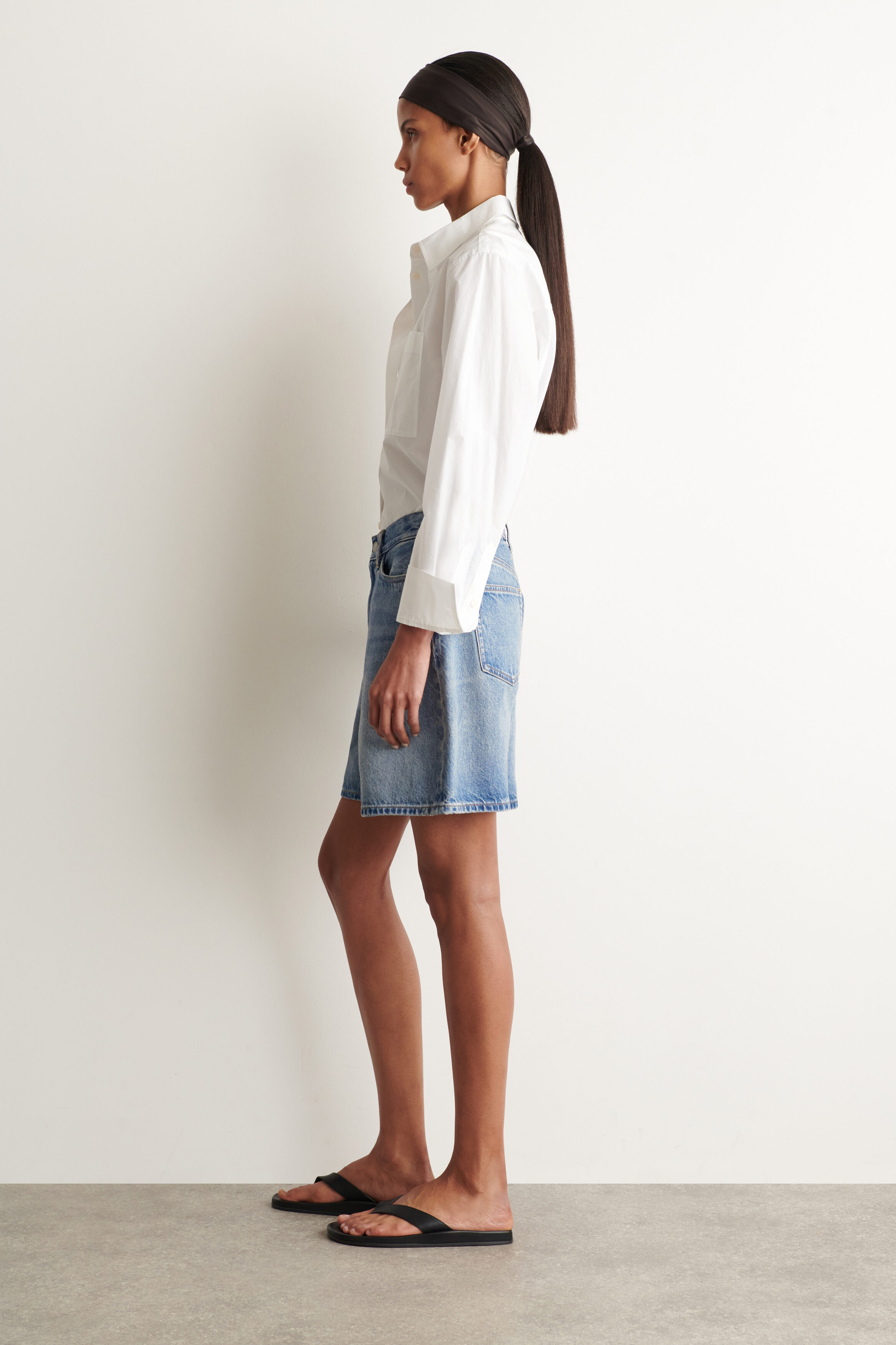 HIGH-RISE DENIM SHORTS - BLUE
