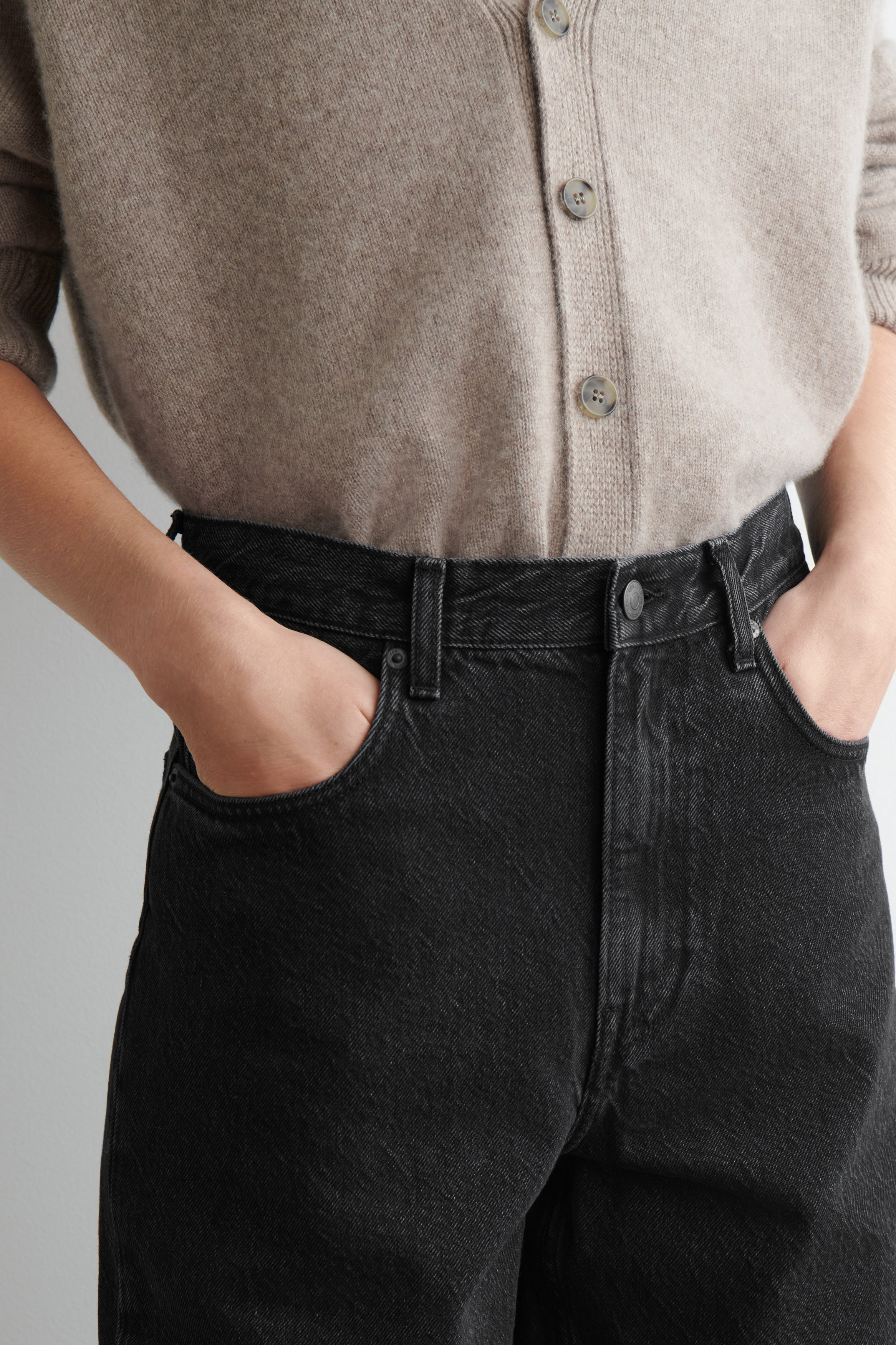 BAY BARREL-LEG JEANS - BLACK