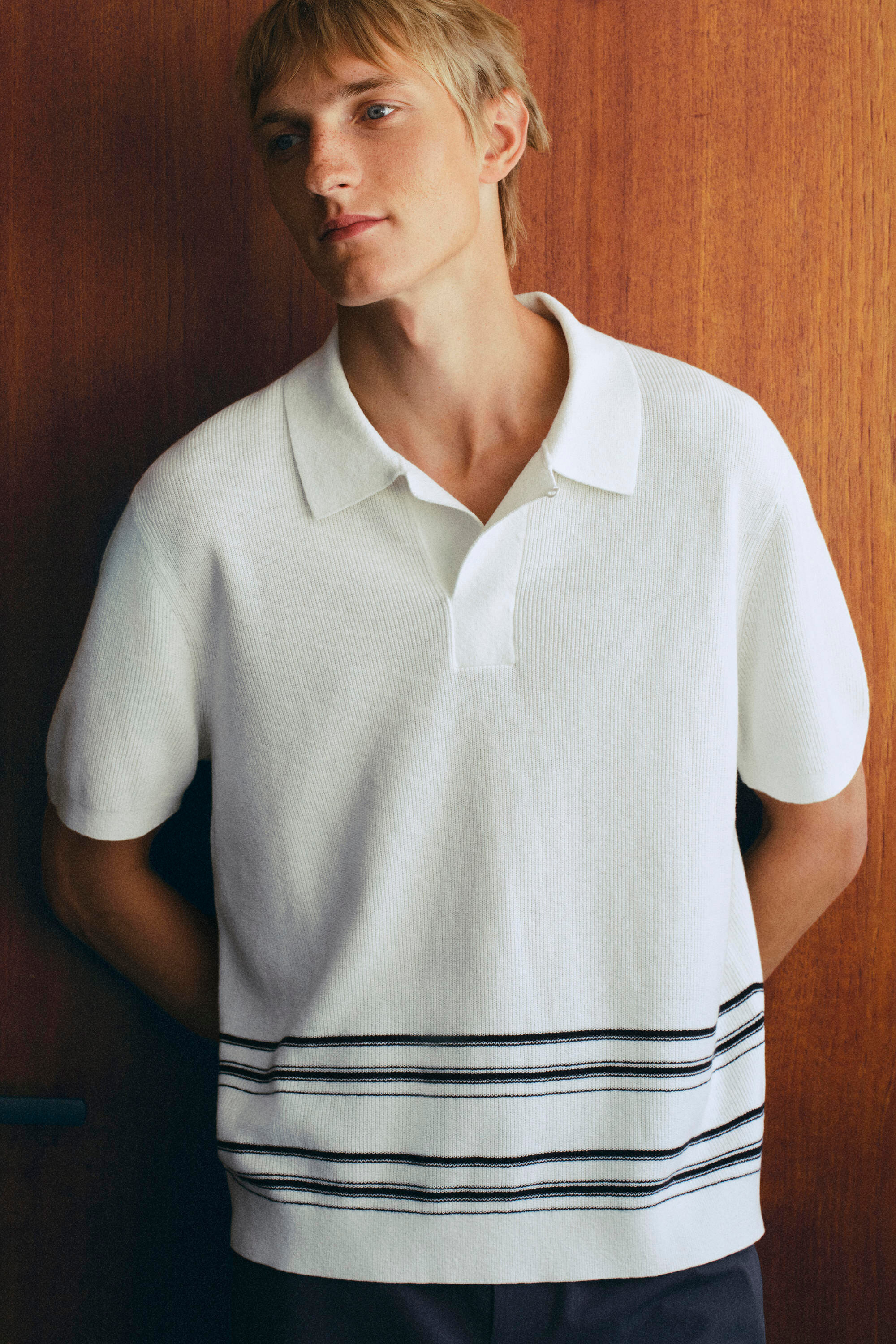STRIPED KNITTED COTTON-LINEN POLO SHIRT - CREAM / STRIPED