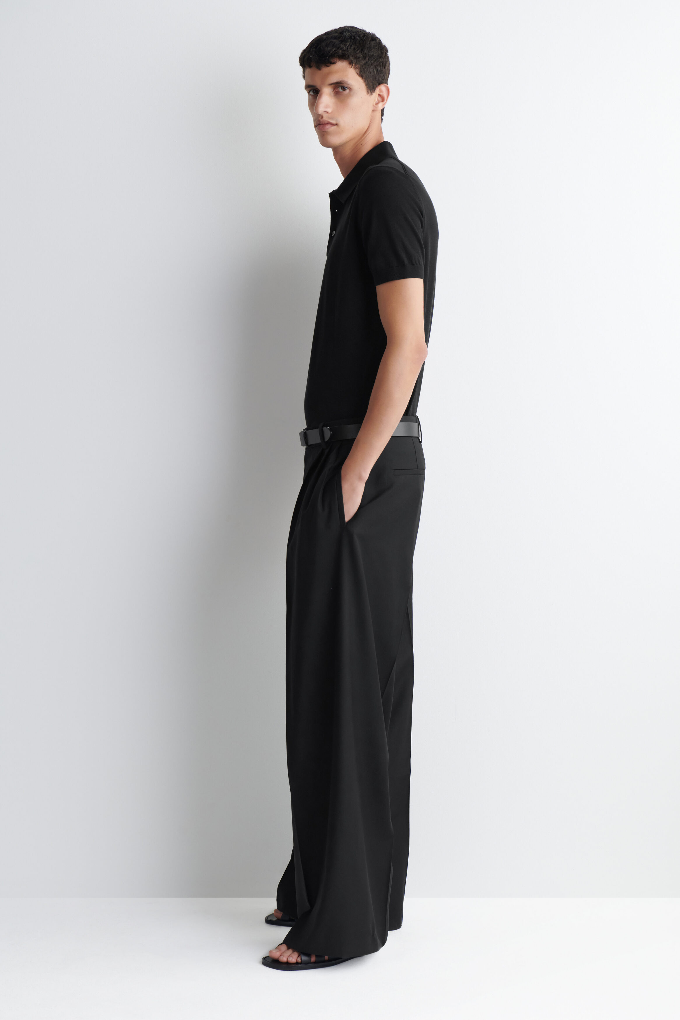 SLIM KNITTED SILK POLO SHIRT - BLACK