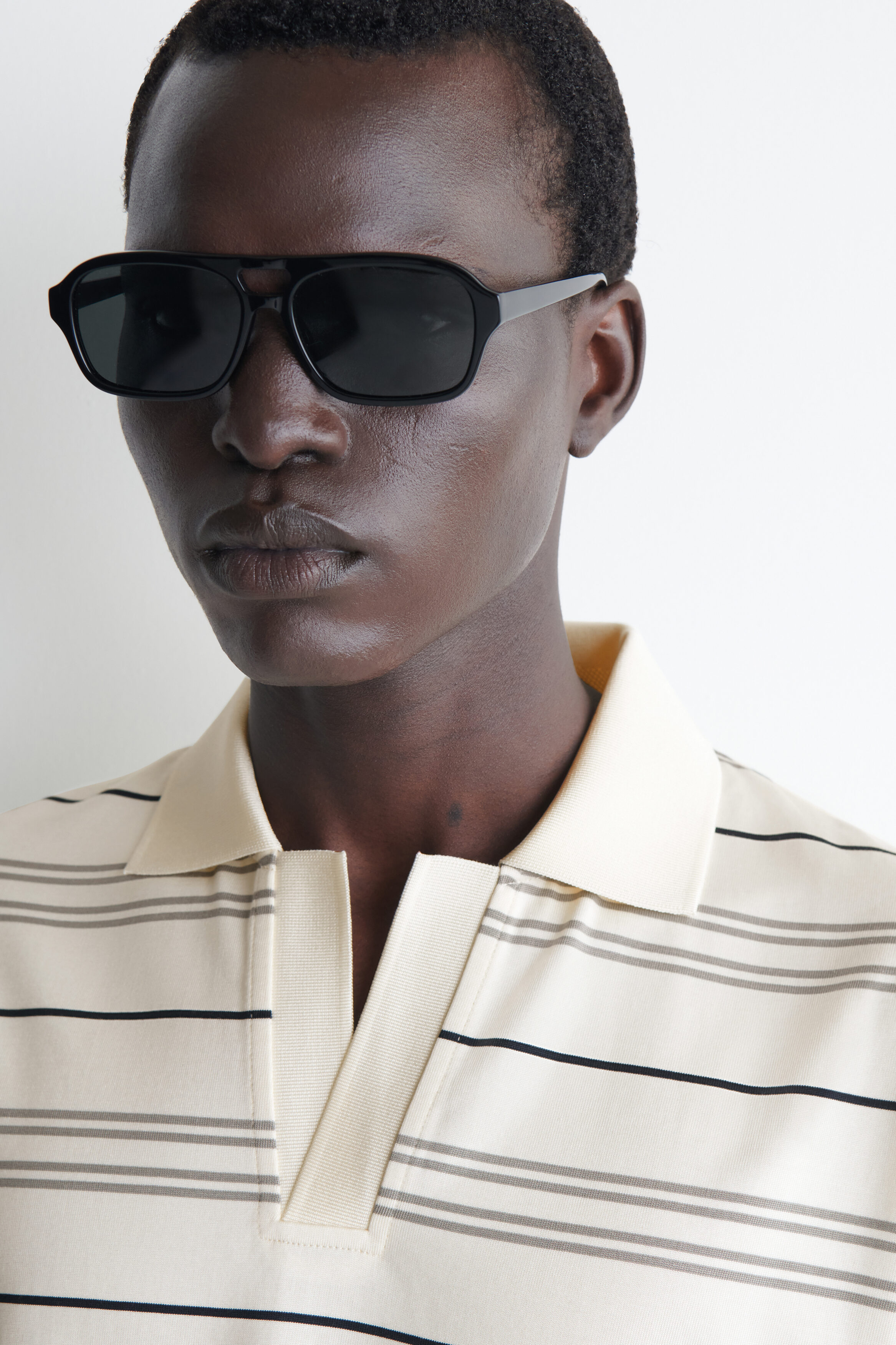 STRIPED OPEN-COLLAR POLO SHIRT - IVORY / STRIPED