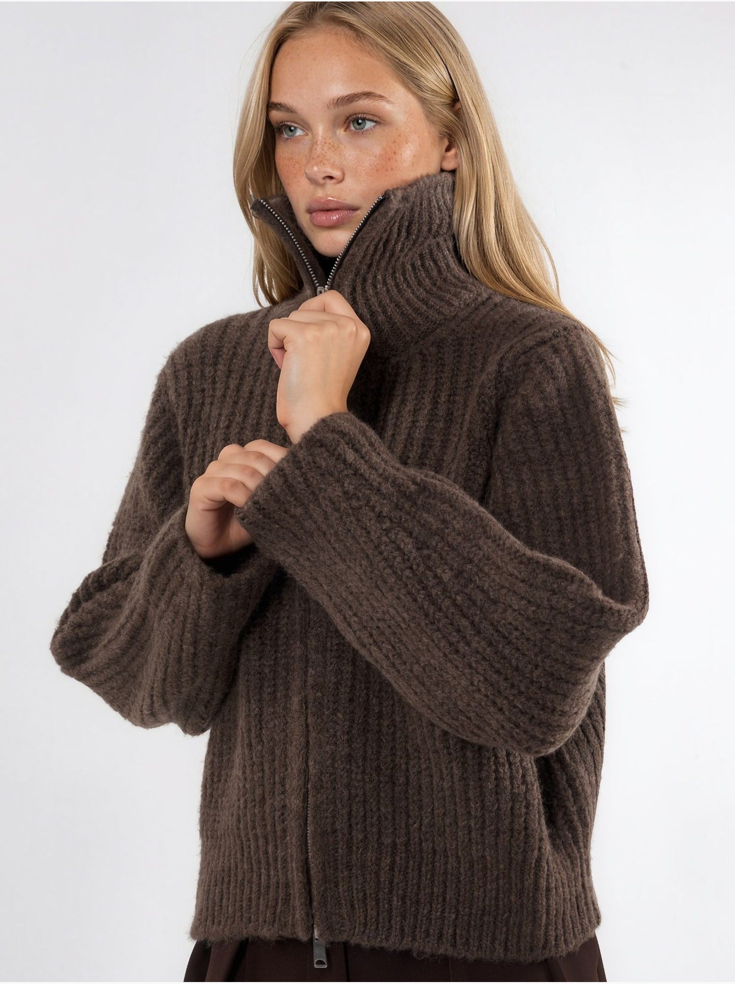 Gilet zippé à col roulé épais et texturé - Marron foncé