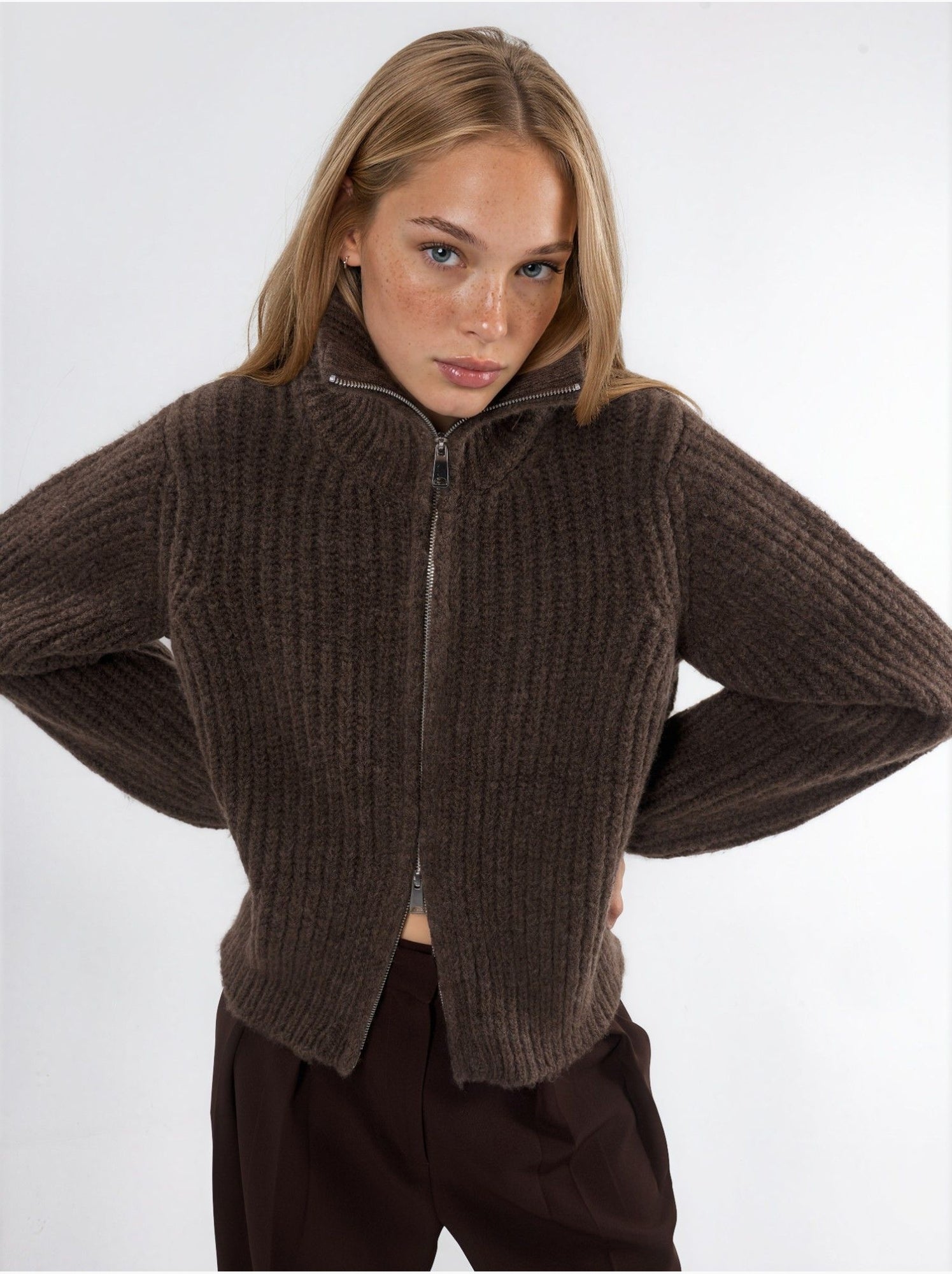 Gilet zippé à col roulé épais et texturé - Marron foncé - 5