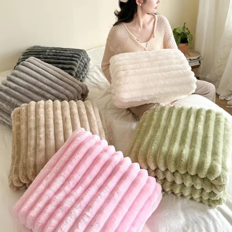 ⏳Time-Limited Special 49% Off⏰🔥🛏️Thickened Rabbit Plush&Milk Velvet Cover Blanket🍂Large Throw💤Wrap up in Ultimate Comfort