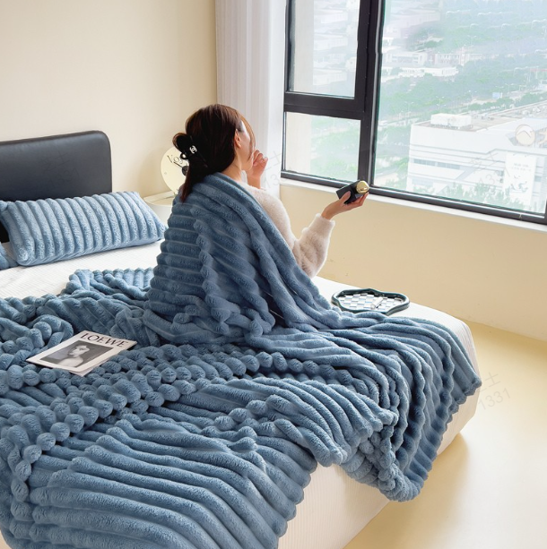 ⏳Time-Limited Special 49% Off⏰🔥🛏️Thickened Rabbit Plush&Milk Velvet Cover Blanket🍂Large Throw💤Wrap up in Ultimate Comfort