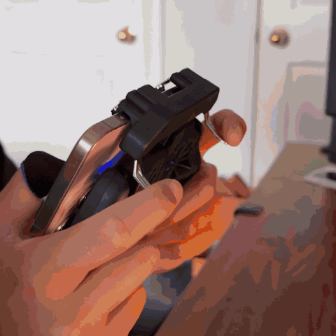 Dual fan mobile gaming cooler demonstration
