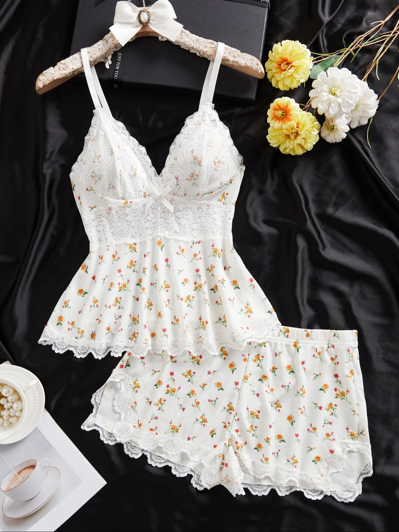 Women's Plain Lace Patchwork Bow Decor Aesthetic Cami Top & Shorts PJ Set, Adjustable Spaghetti Strap Camisole & Elastic Waist Shorts, Ladies Sleepwear for All Seasons