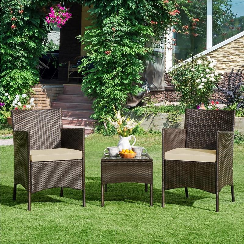 Conjunto de muebles de patio Yaheetech de 3 piezas, conjunto de muebles de ratán para exteriores, 2 sillas con cojines y 1 mesa auxiliar para bistró/porche/jardín/terraza/patio, decoración del hogar, artículos esenciales para acampar.