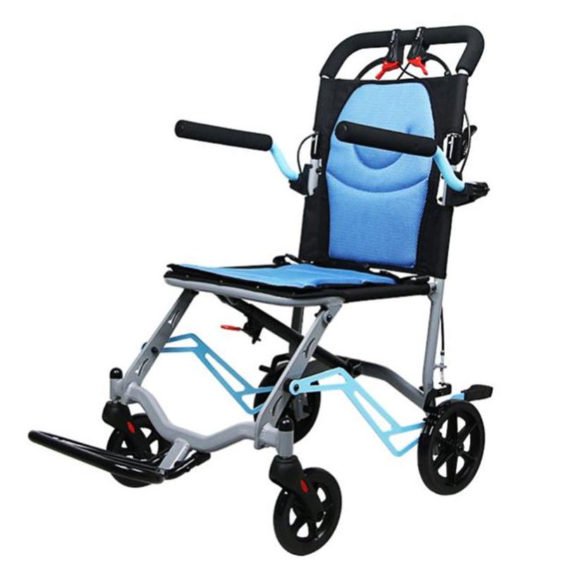 Sillas de ruedas plegables para adultos modelo 2026, de aluminio aeronáutico, silla de transporte ligera, silla de ruedas portátil de viaje con reposabrazos abatibles y reposapiés oscilantes extraíbles, silla de viaje portátil con frenos de mano.