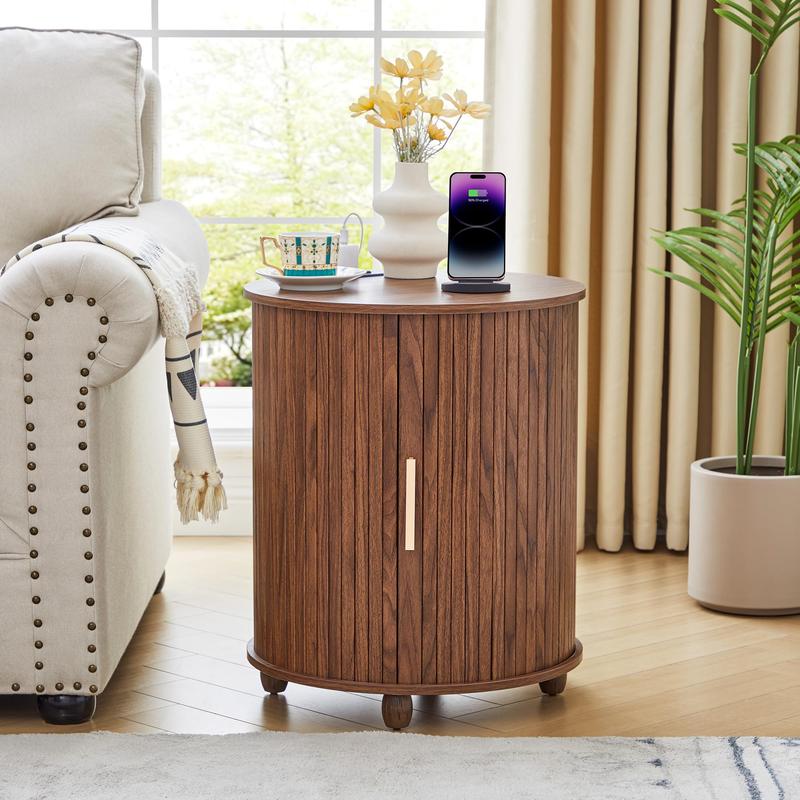 Mesita auxiliar redonda estriada Giratree con estación de carga, mesa auxiliar pequeña de estilo rústico con puerta corredera y almacenamiento, mesitas de noche estriadas de madera de mediados de siglo para sala de estar y dormitorio.