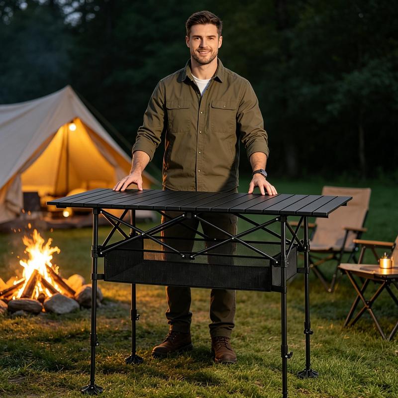 Mesa de picnic plegable portátil AORAN para exteriores, con estructura de acero resistente, mesa plegable ultraligera y compacta con gran cesta de almacenamiento de malla, diseño desmontable para playa, camping, viajes, barbacoas en el jardín y picnics.