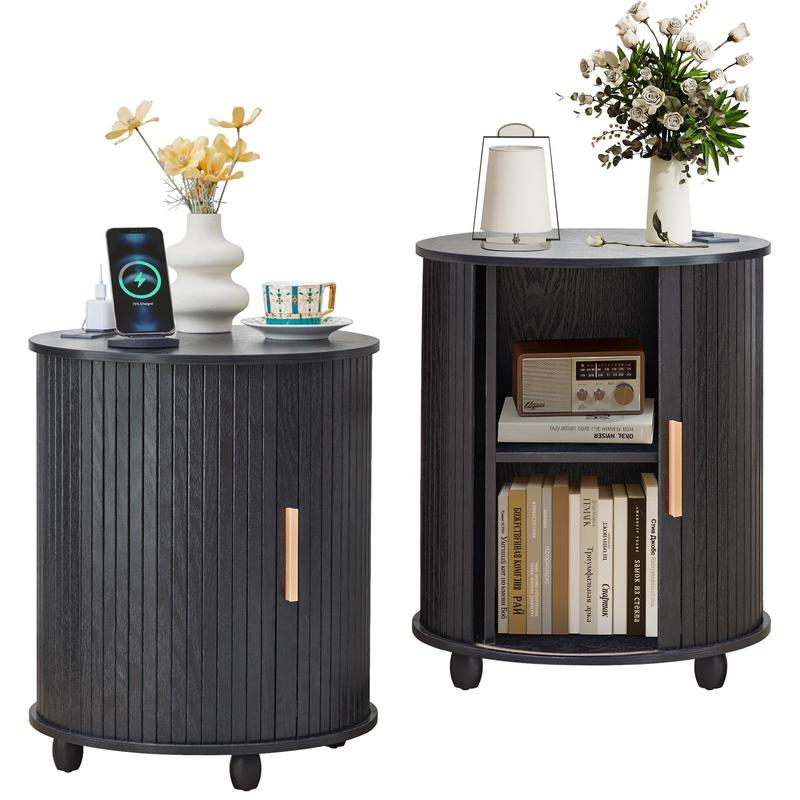 Mesita auxiliar redonda estriada Giratree con estación de carga, mesa auxiliar pequeña de estilo rústico con puerta corredera y almacenamiento, mesitas de noche estriadas de madera de mediados de siglo para sala de estar y dormitorio.
