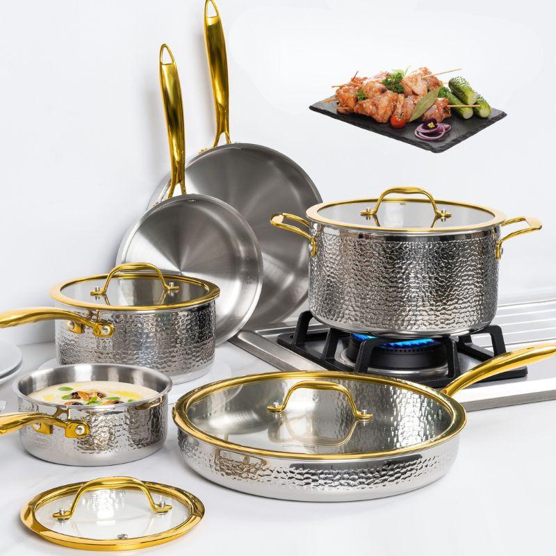Juego de utensilios de cocina Michelangelo de 10 piezas de acero inoxidable triple, ollas y sartenes martilladas 18/10, elegantes cacerolas con asas doradas, tapas, apto para inducción, fácil de limpiar.