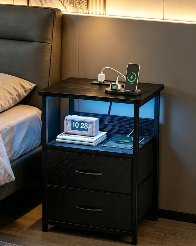 【Summergarden】Mesita de noche con estación de carga, mesita de noche LED con puertos y tomas USB, 2 cajones de almacenamiento de tela con acabado de PU, mesita de noche pequeña, negra