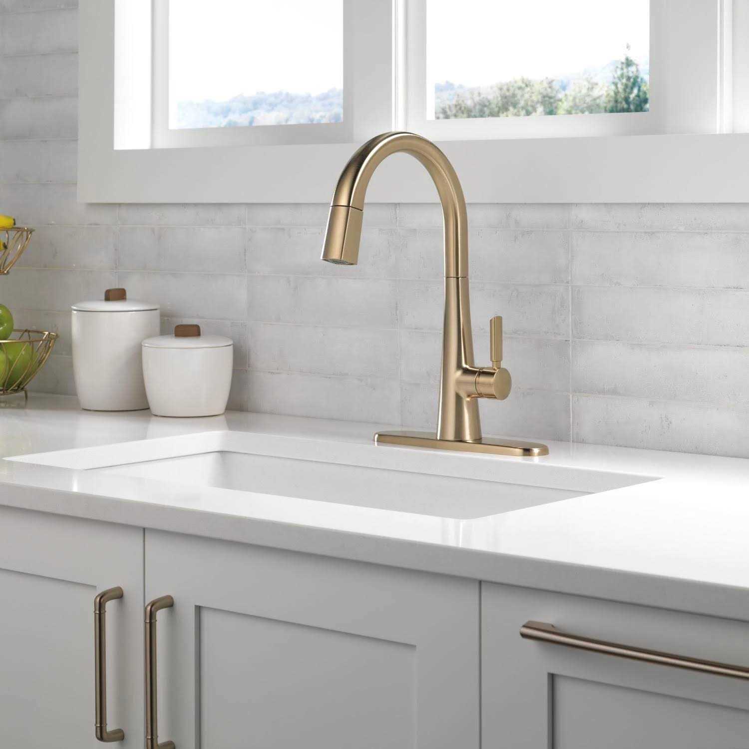 Delta Monrovia Single Handle Pull-Down Kitchen Faucet 9191-CZ-PR-DST - Shop Hardware Tools Online Store