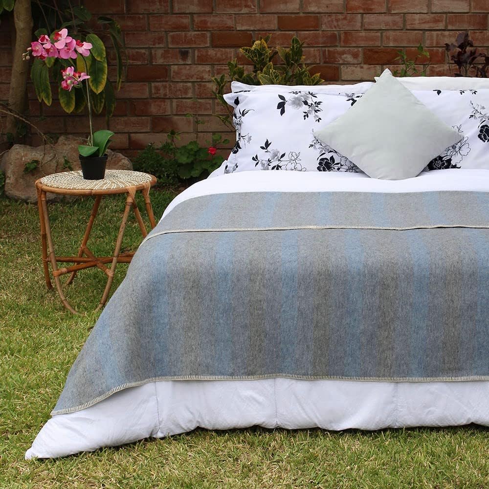 Thick Alpaca Wool Blanket Heavyweight Alpaca Wool Blanket Camping Outdoors Indoors Soft Peruvian Alpaca Wool Blankets That Come in Twin Queen King Size (Soft Gray/Ivory, Twin (Whipstitch Trim))