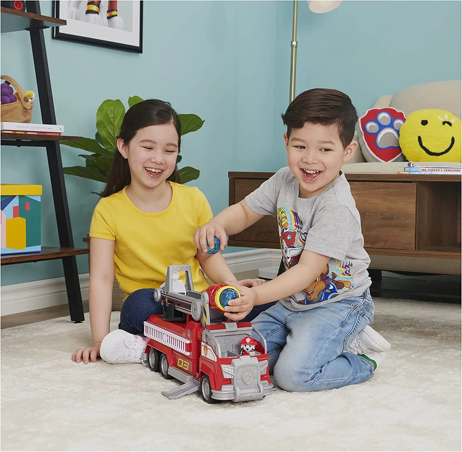 PAW Patrol, Marshalls Transforming Movie City Fire Truck with Extending Ladder, Lights, Sounds and Action Figure, Kids Toys for Ages 3 and up