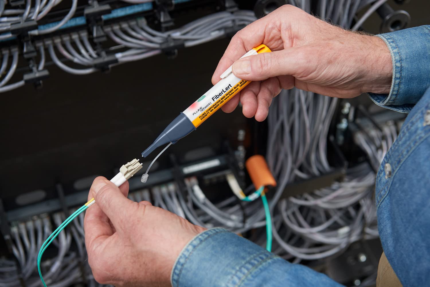 Fluke Networks FIBERLERT-125 Fiber Optic Cable Tester and Detector